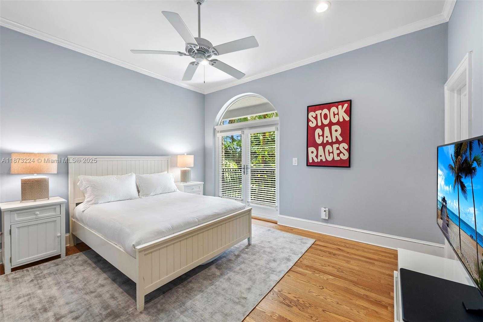 Small Image of 814 WEST DILIDO DR, Miami Beach Number 13