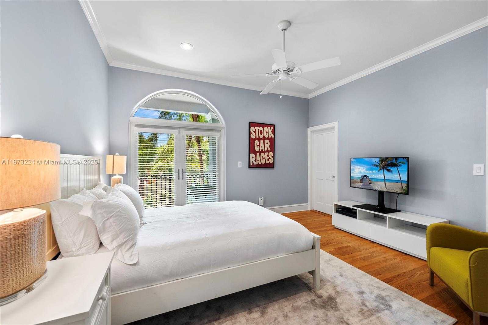 Small Image of 814 WEST DILIDO DR, Miami Beach Number 14