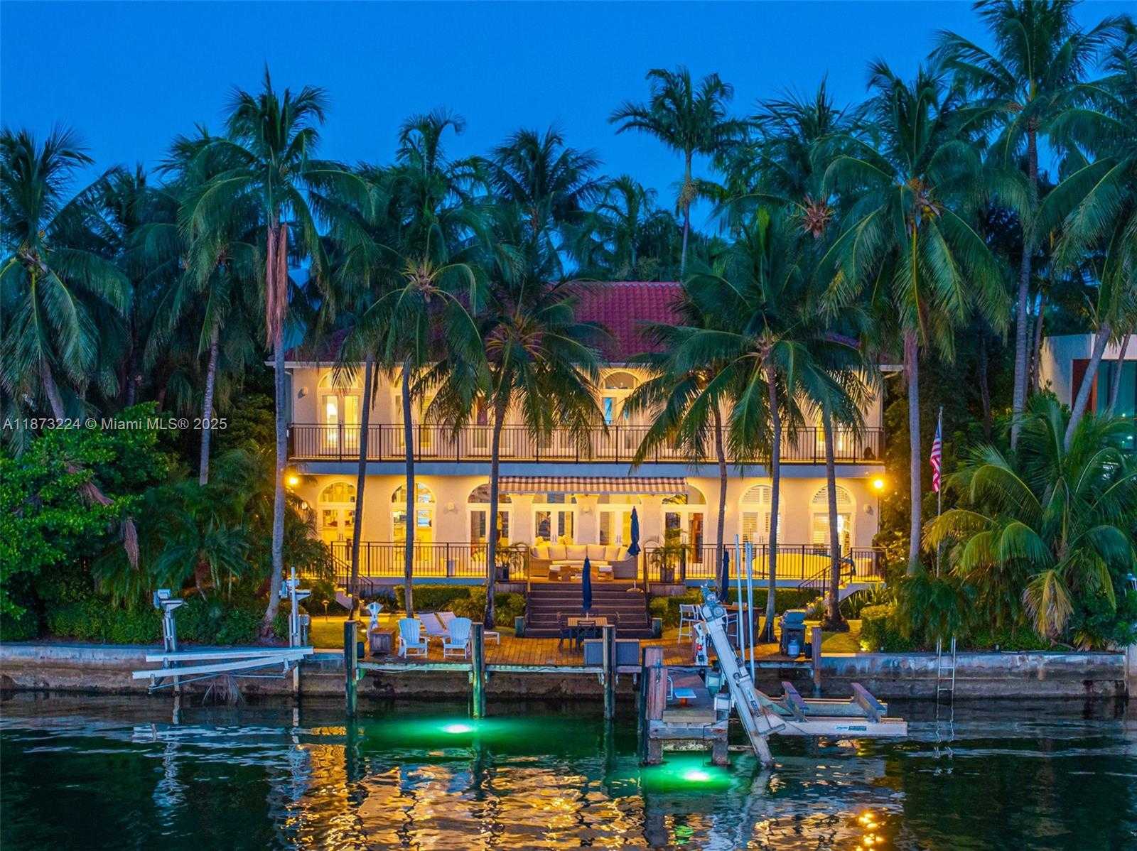 Small Image of 814 WEST DILIDO DR, Miami Beach Number 3