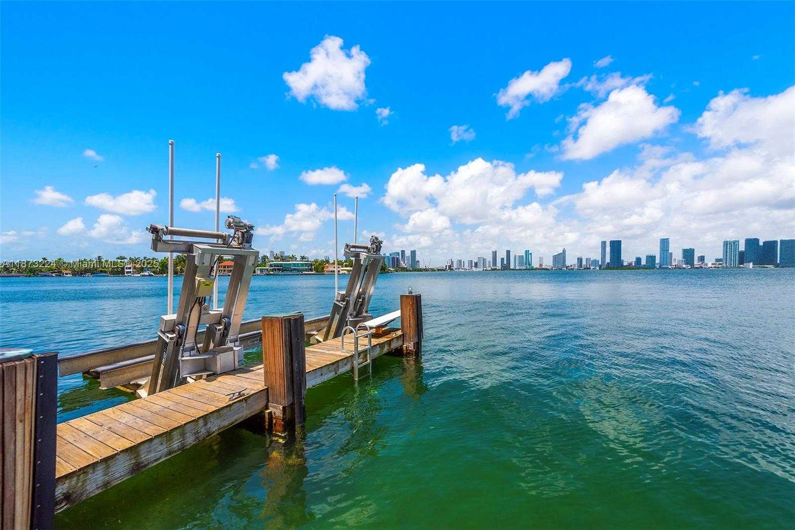 Small Image of 814 WEST DILIDO DR, Miami Beach Number 32