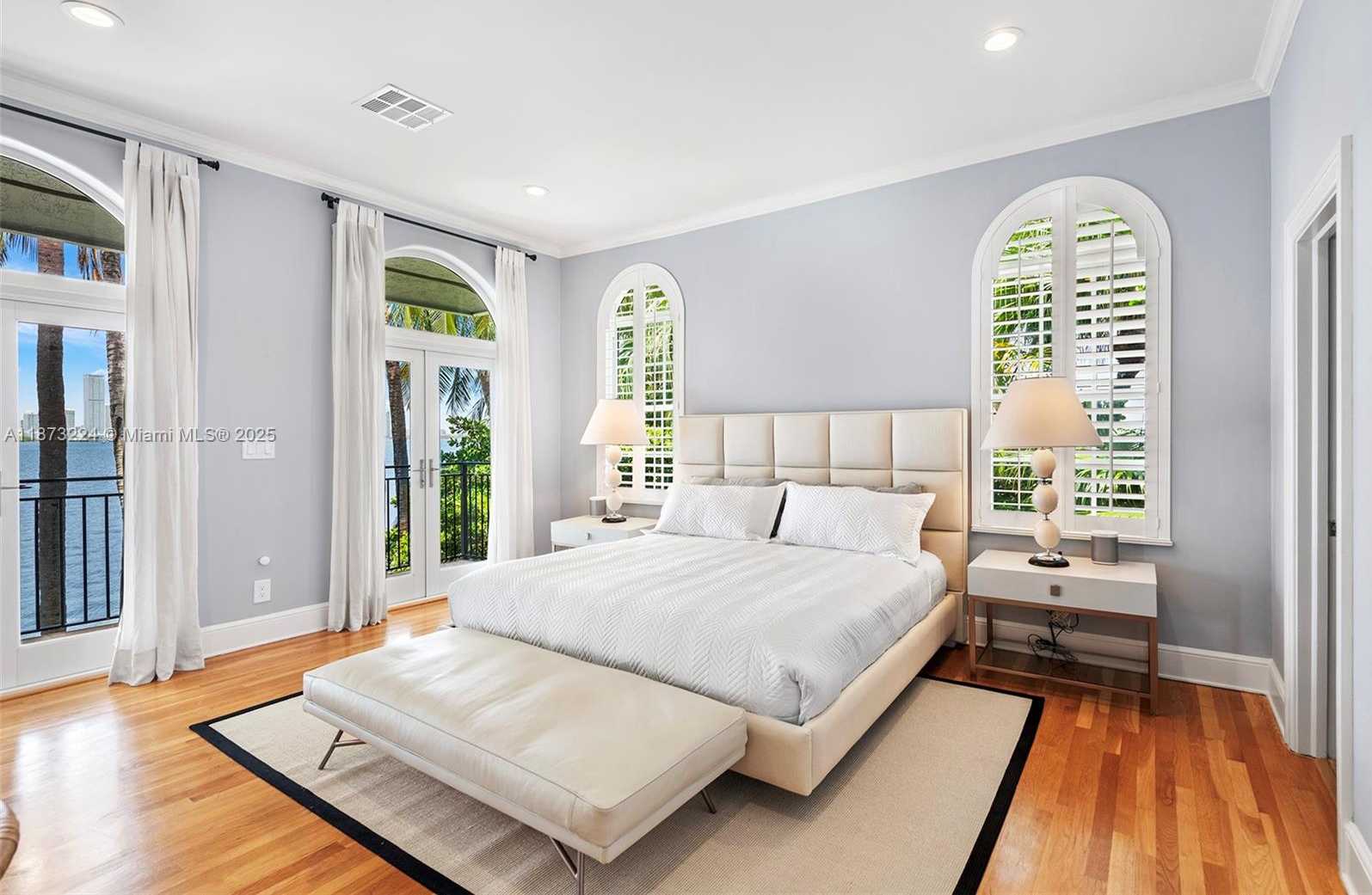 Small Image of 814 WEST DILIDO DR, Miami Beach Number 5