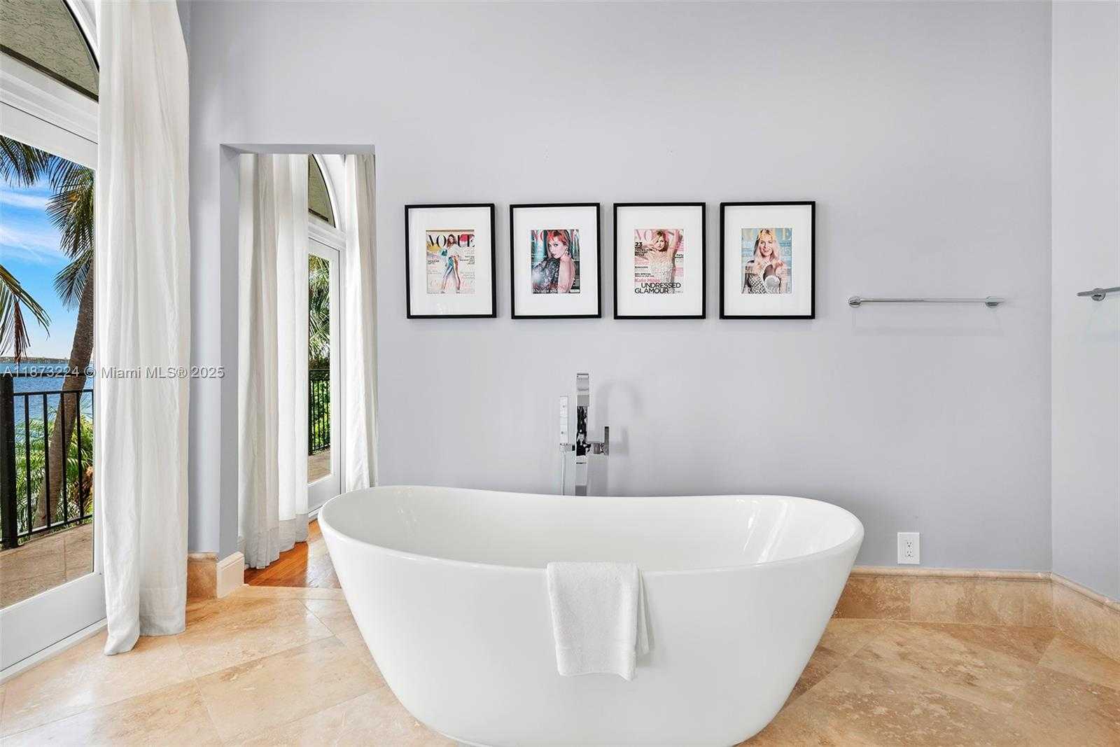 Small Image of 814 WEST DILIDO DR, Miami Beach Number 6