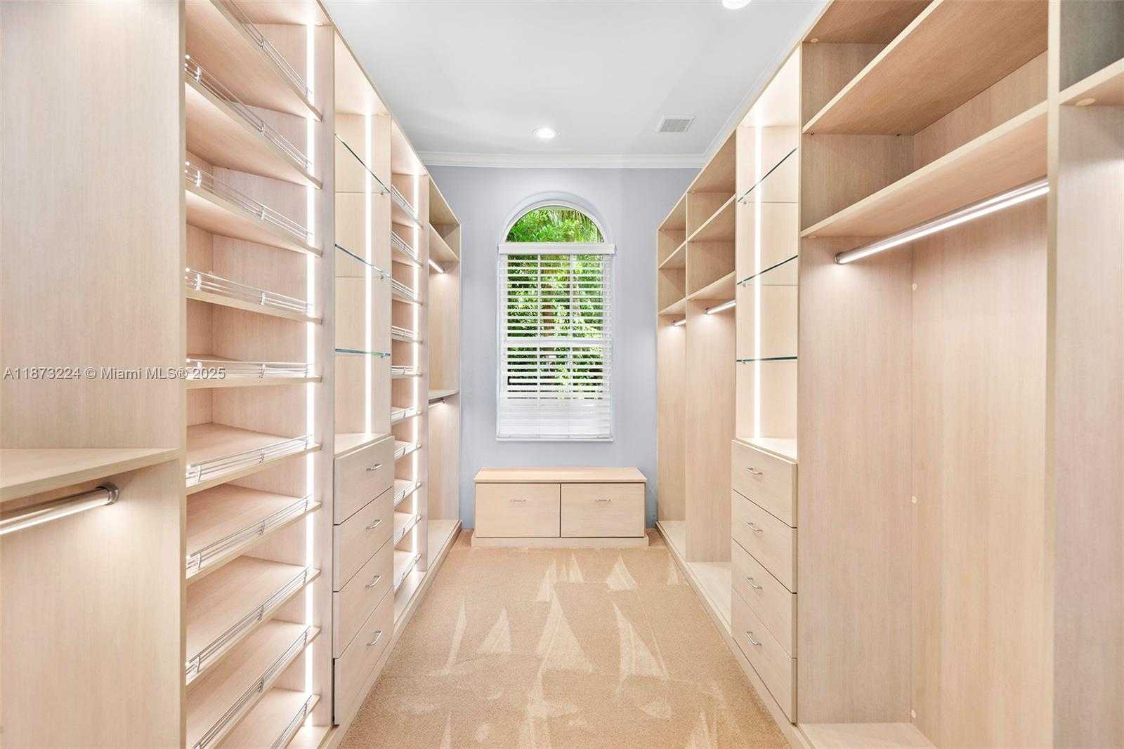 Small Image of 814 WEST DILIDO DR, Miami Beach Number 8