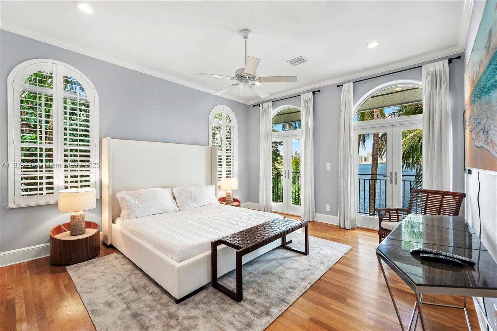 Small Image of 814 WEST DILIDO DR, Miami Beach Number 9