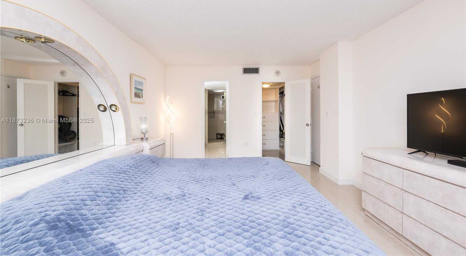 Small Image of 1833 SOUTH OCEAN DR #1007, Hallandale Beach Number 21