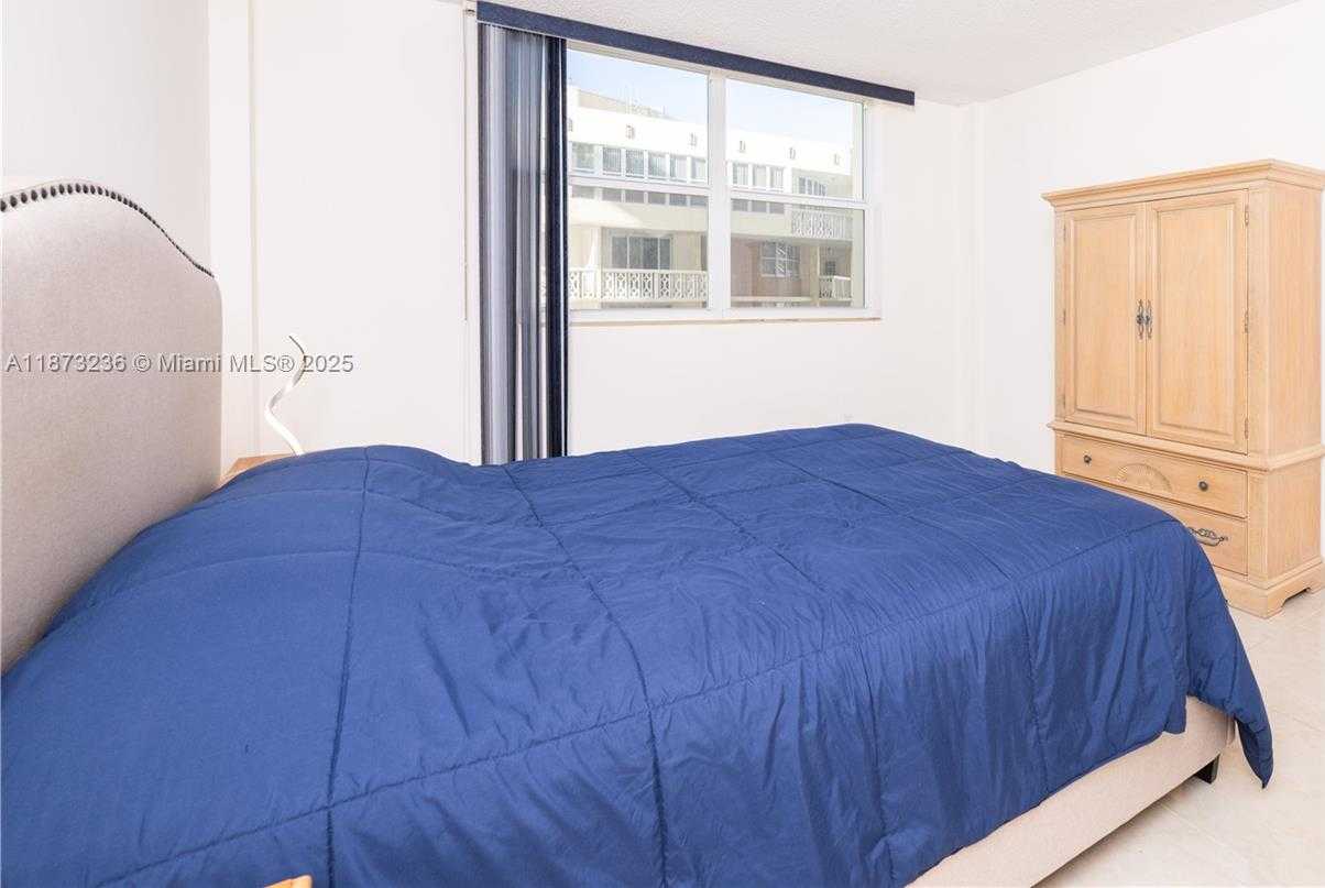 Small Image of 1833 SOUTH OCEAN DR #1007, Hallandale Beach Number 35