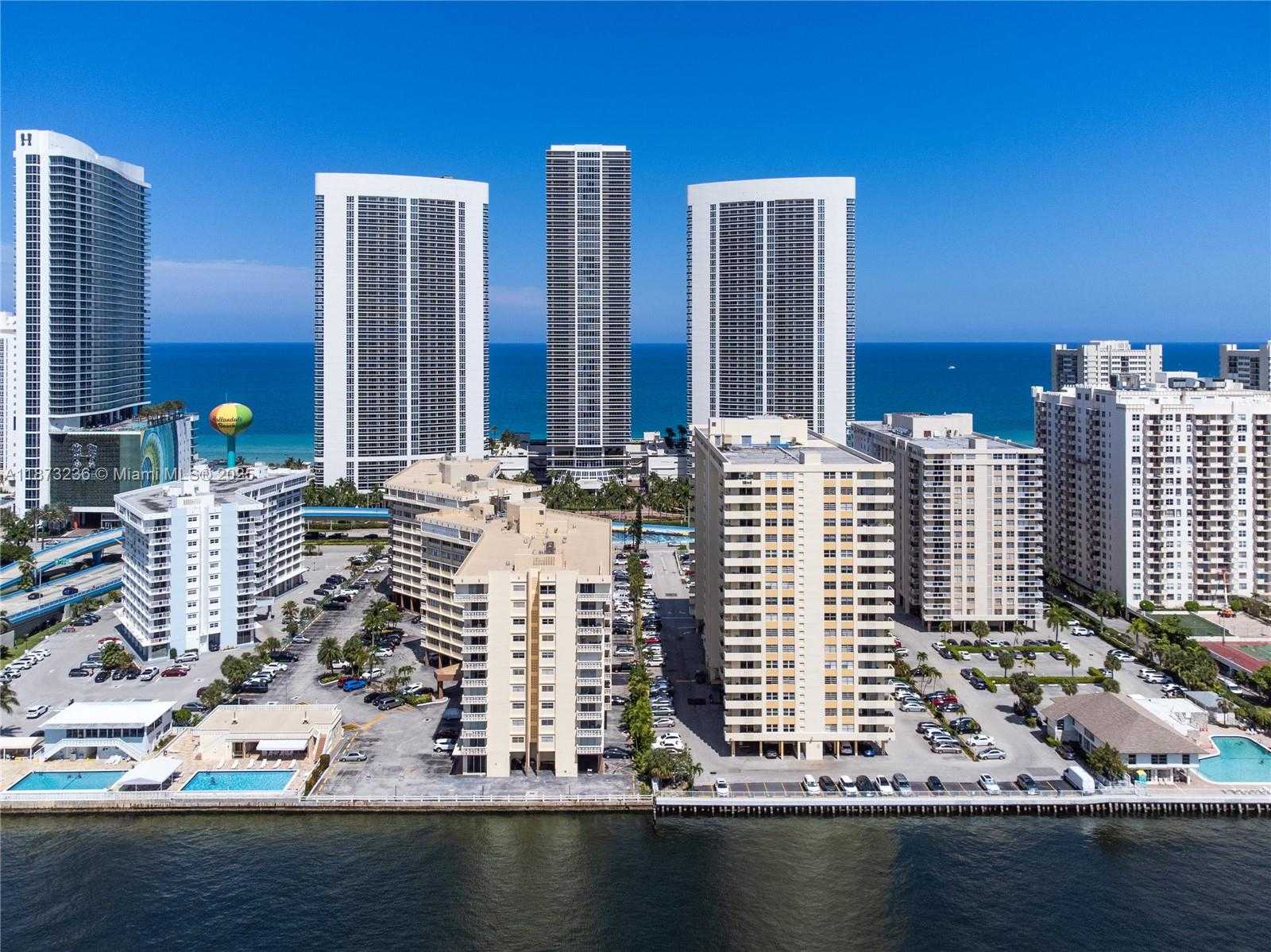 Small Image of 1833 SOUTH OCEAN DR #1007, Hallandale Beach Number 48
