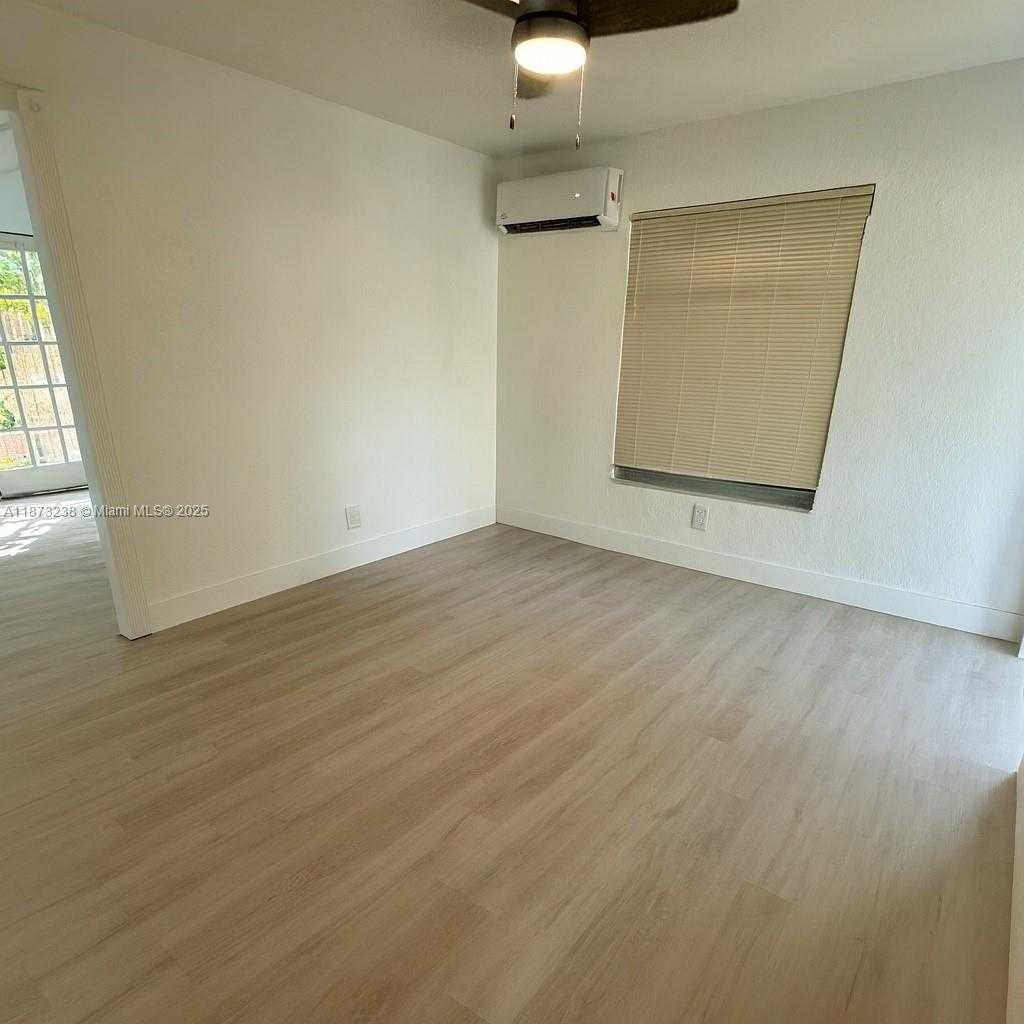 Small Image of 1565 NORTH EAST 32ND ST #B, Oakland Park Number 3