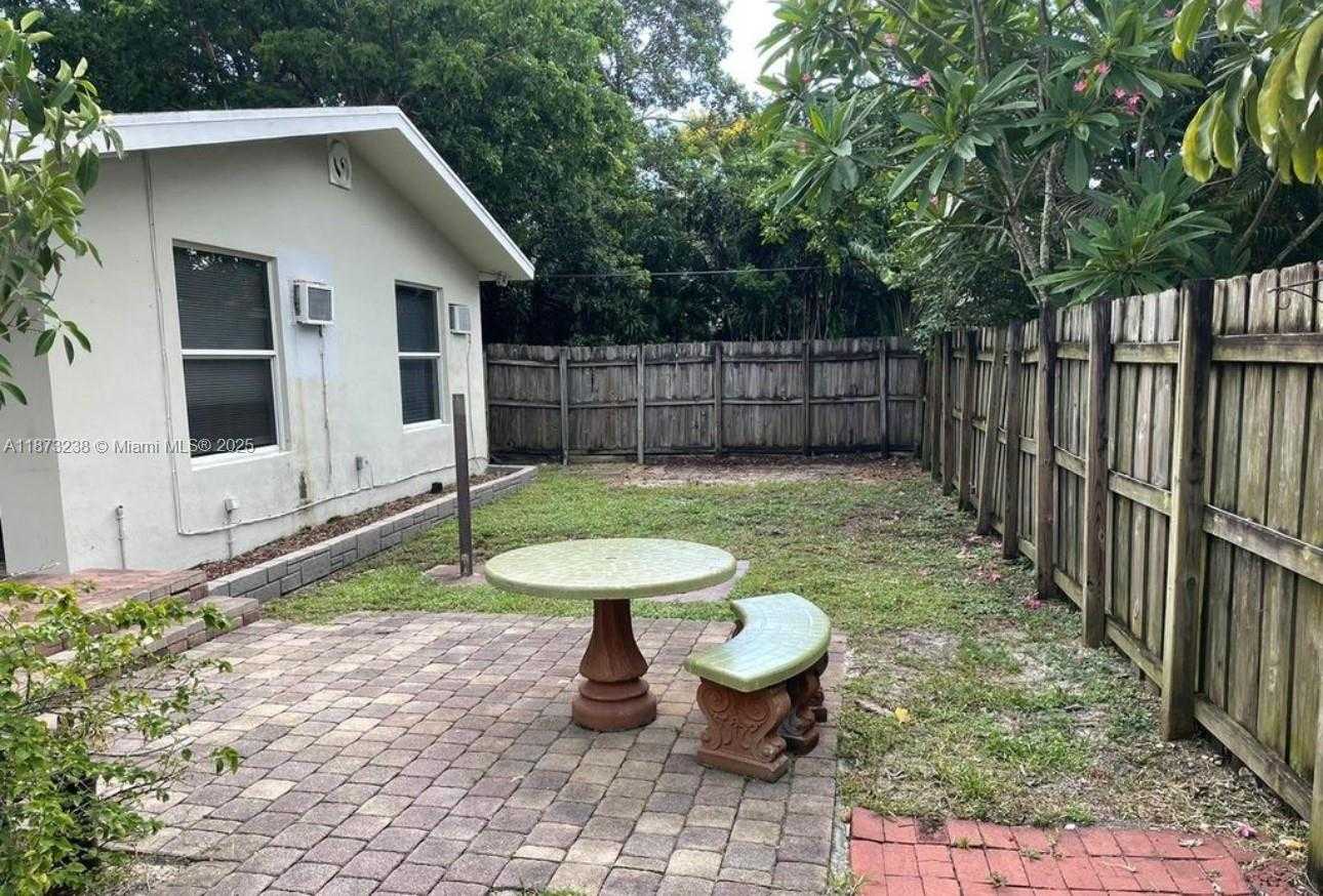 Small Image of 1565 NORTH EAST 32ND ST #B, Oakland Park Number 4