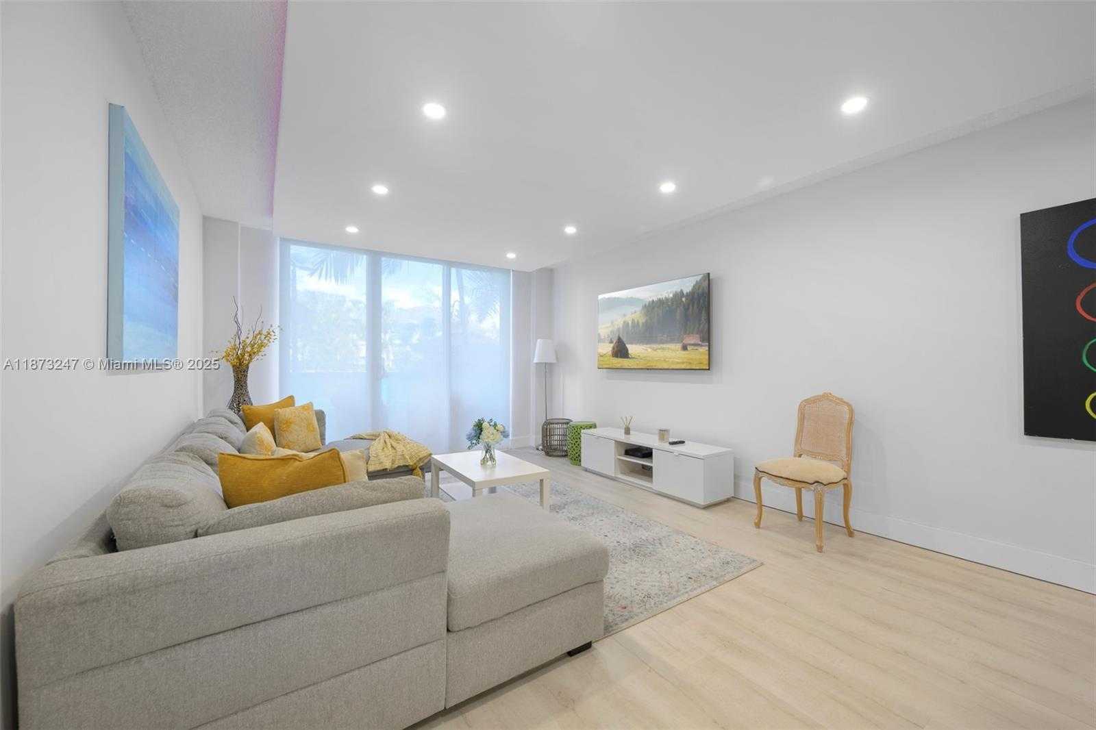 Small Image of 19370 COLLINS AVE #124, Sunny Isles Beach Number 2