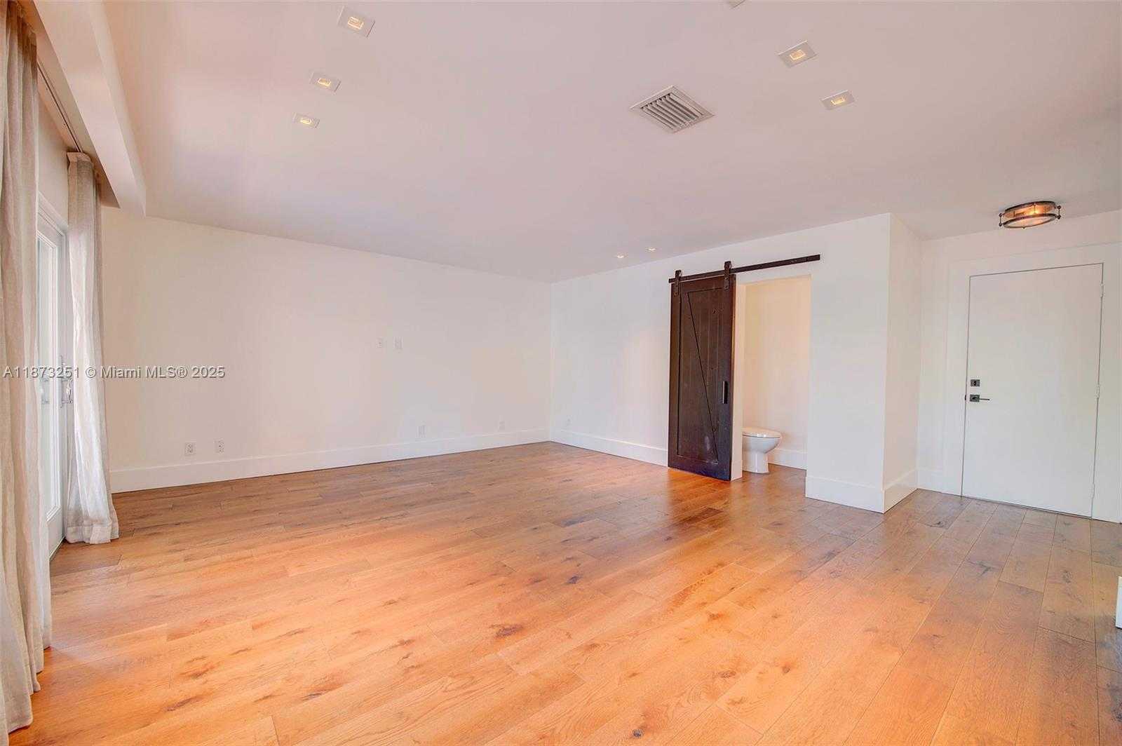 Small Image of 5240 NORTH EAST 29TH AVE, Fort Lauderdale Number 19