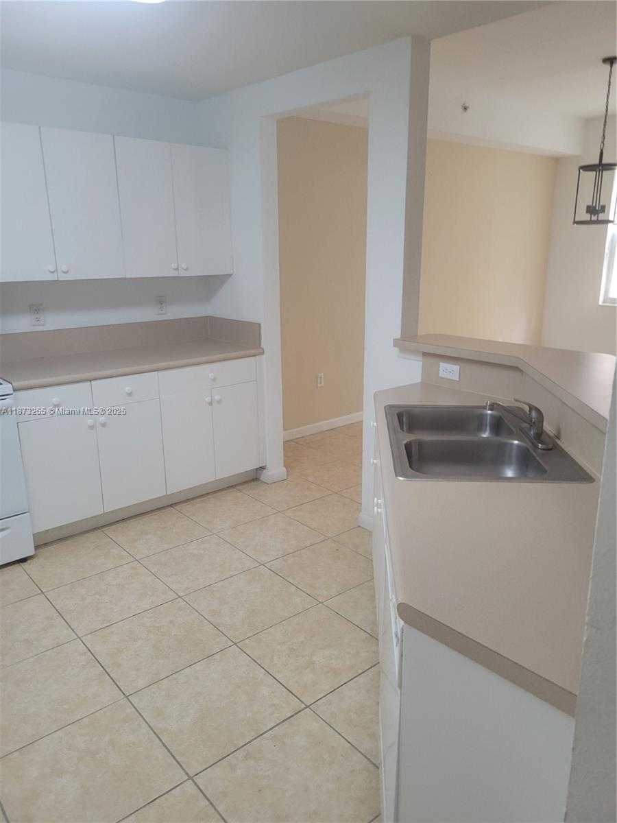 Small Image of 11102 NORTH WEST 83 STREET #207, Doral Number 4
