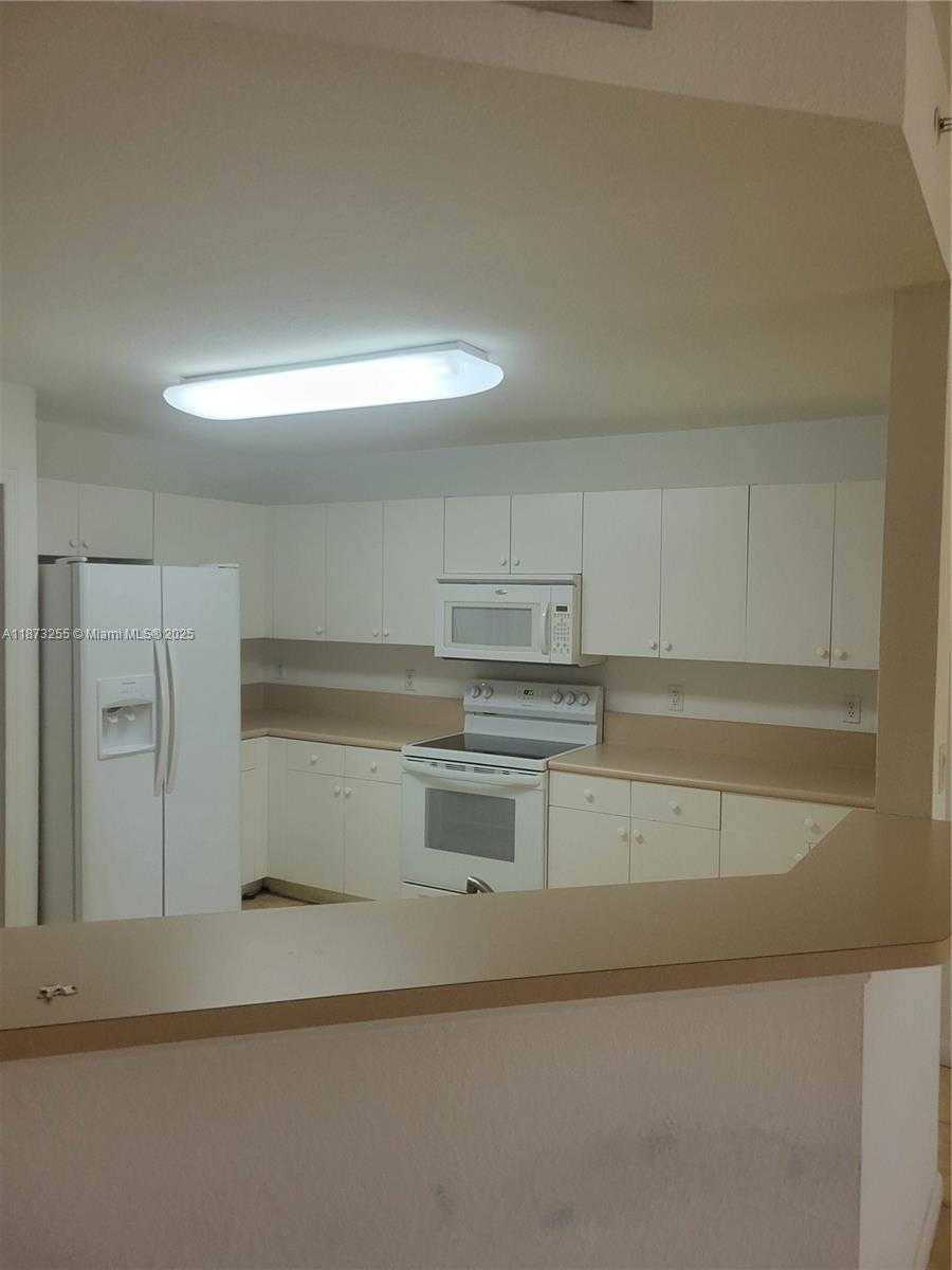 Small Image of 11102 NORTH WEST 83 STREET #207, Doral Number 5