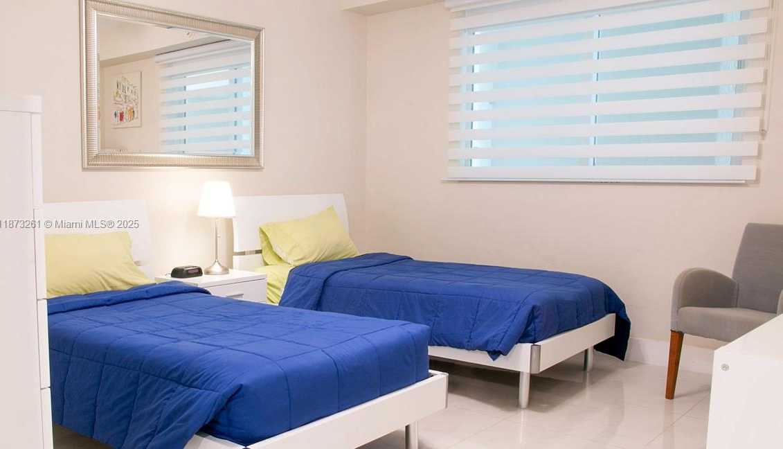 Small Image of 18100 NORTH BAY RD #509, Sunny Isles Beach Number 3