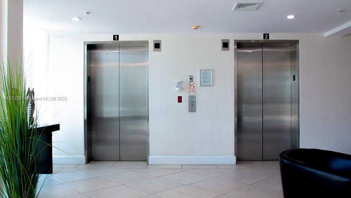 Small Image of 18100 NORTH BAY RD #509, Sunny Isles Beach Number 8