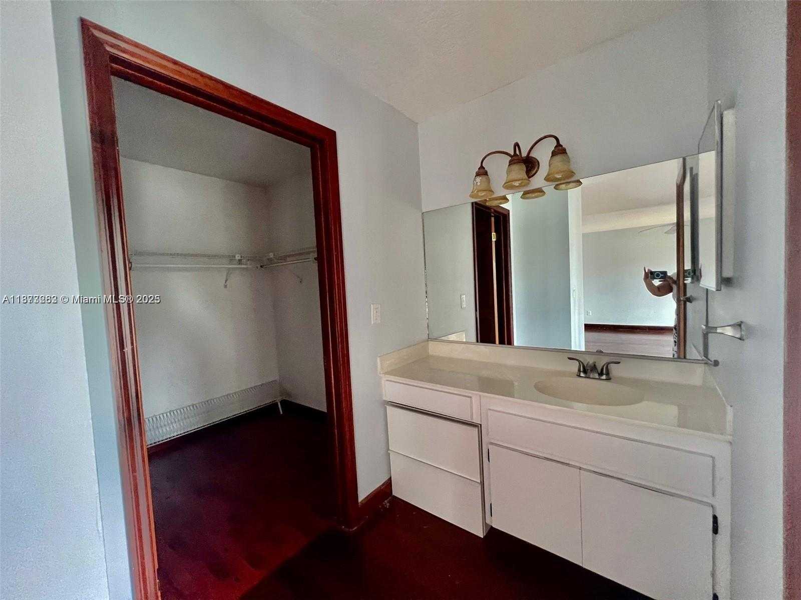 Small Image of 11034 SOUTH WEST 148TH PL, Miami Number 22