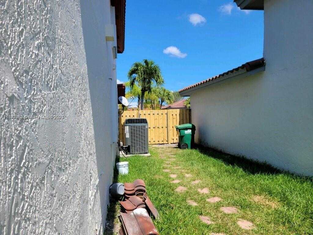 Small Image of 11034 SOUTH WEST 148TH PL, Miami Number 31