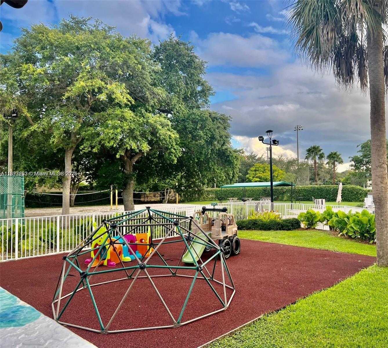 Small Image of 11034 SOUTH WEST 148TH PL, Miami Number 36