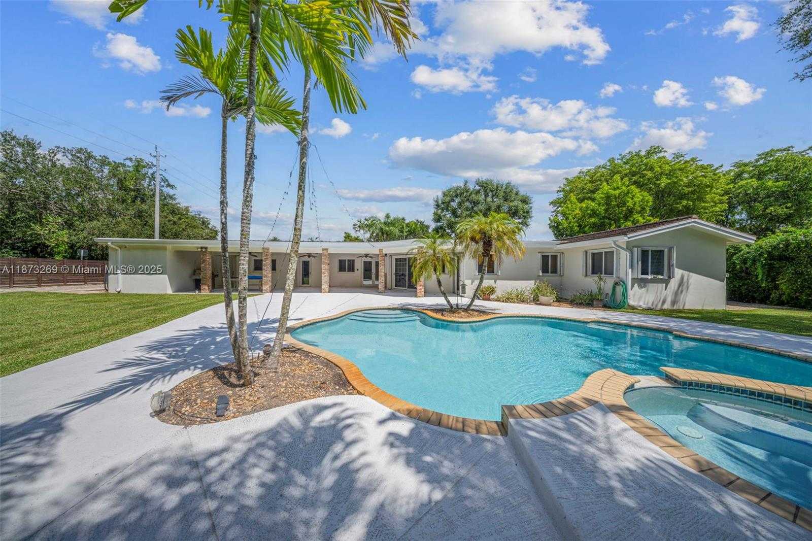 Small Image of 8260 SOUTH WEST 95TH ST, Miami Number 39