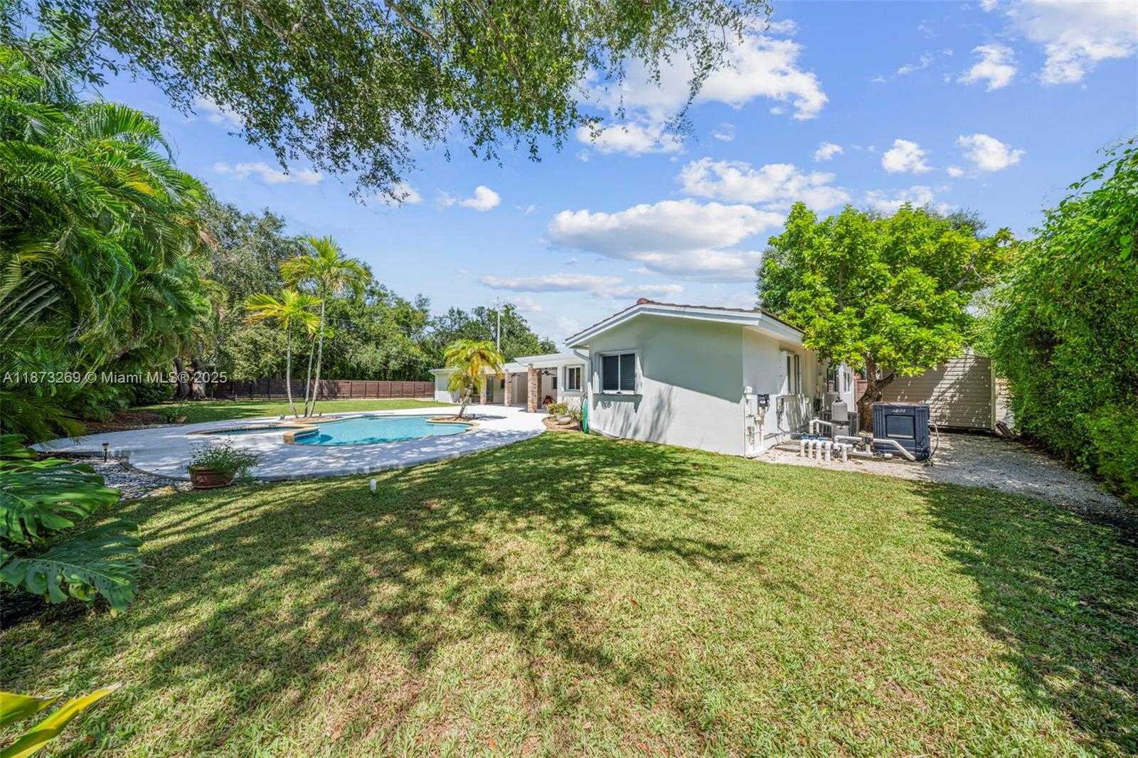 Small Image of 8260 SOUTH WEST 95TH ST, Miami Number 44