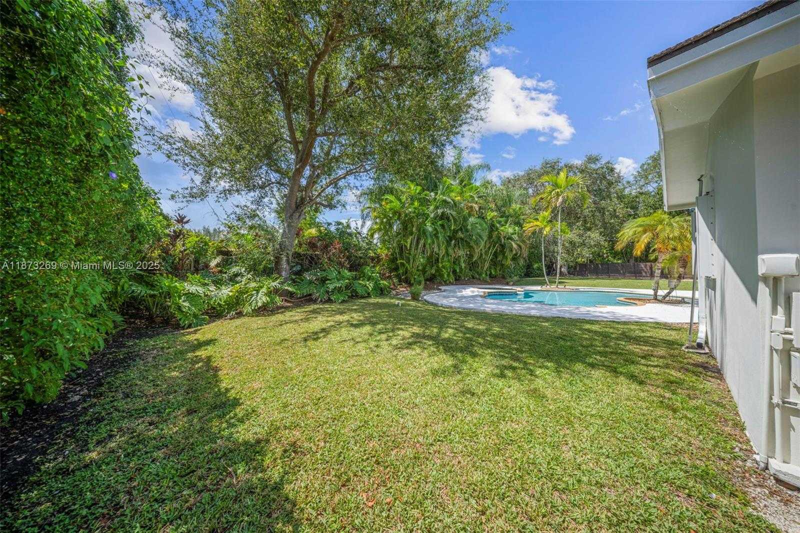 Small Image of 8260 SOUTH WEST 95TH ST, Miami Number 46