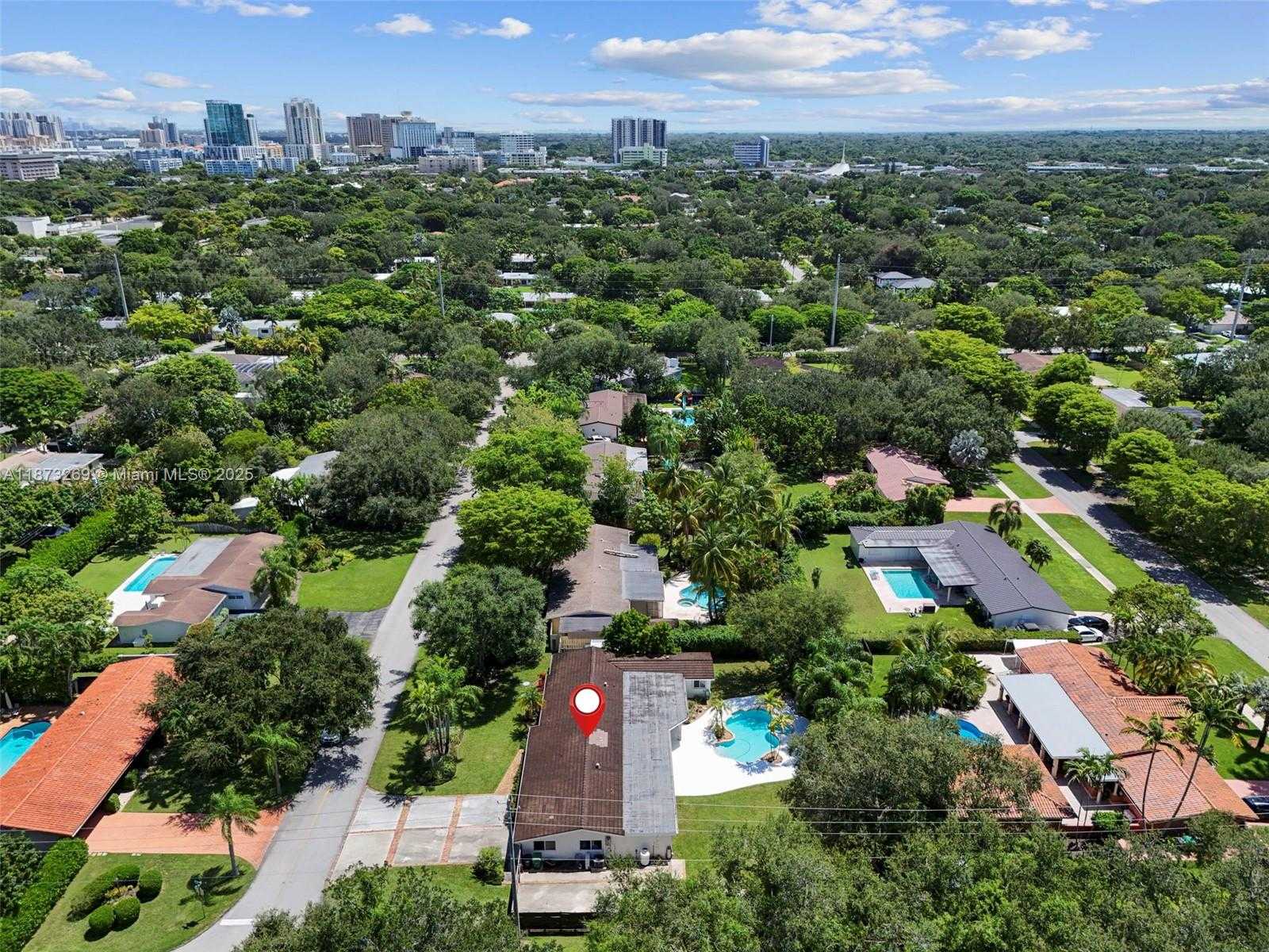 Small Image of 8260 SOUTH WEST 95TH ST, Miami Number 48