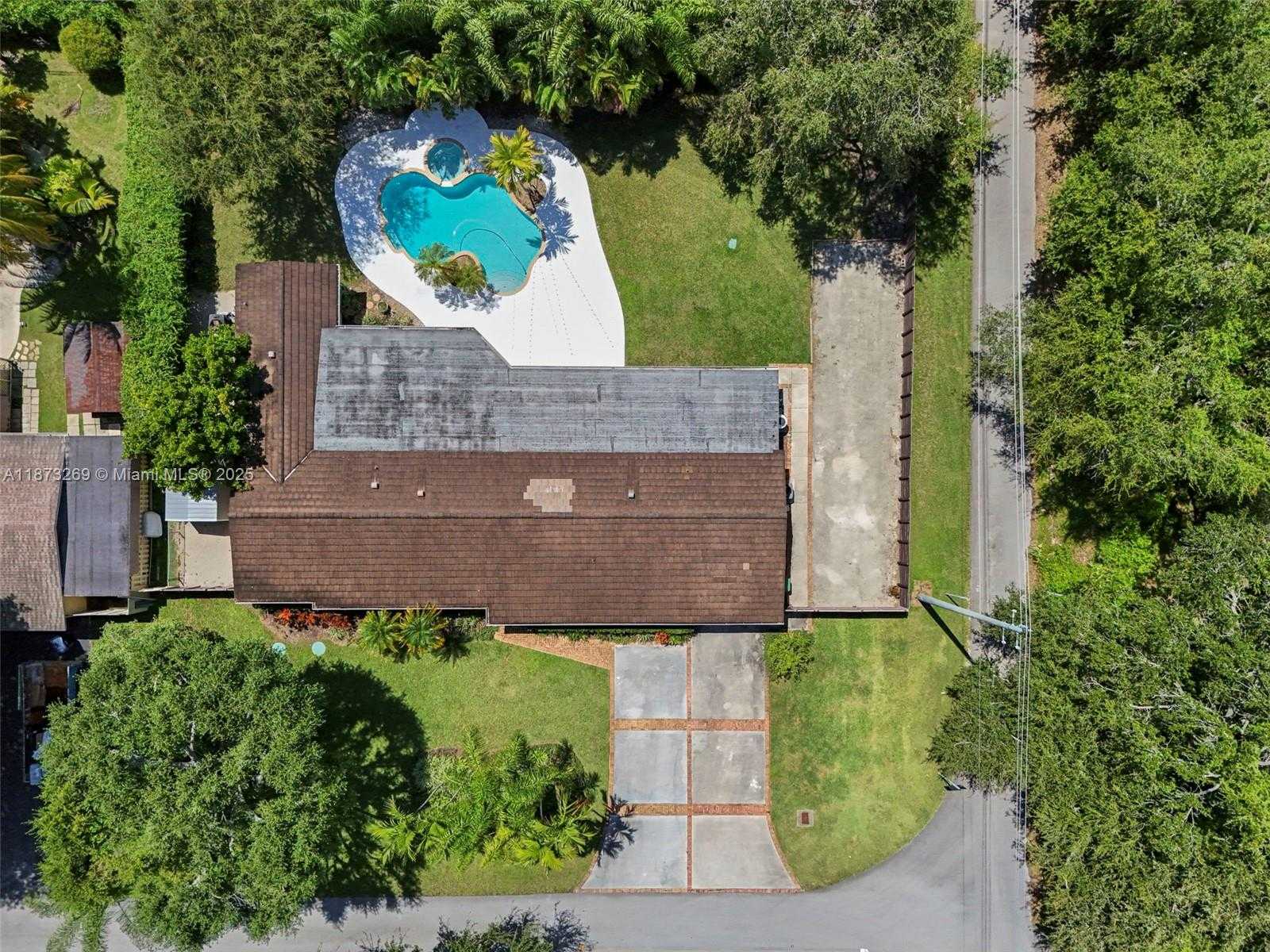 Small Image of 8260 SOUTH WEST 95TH ST, Miami Number 49