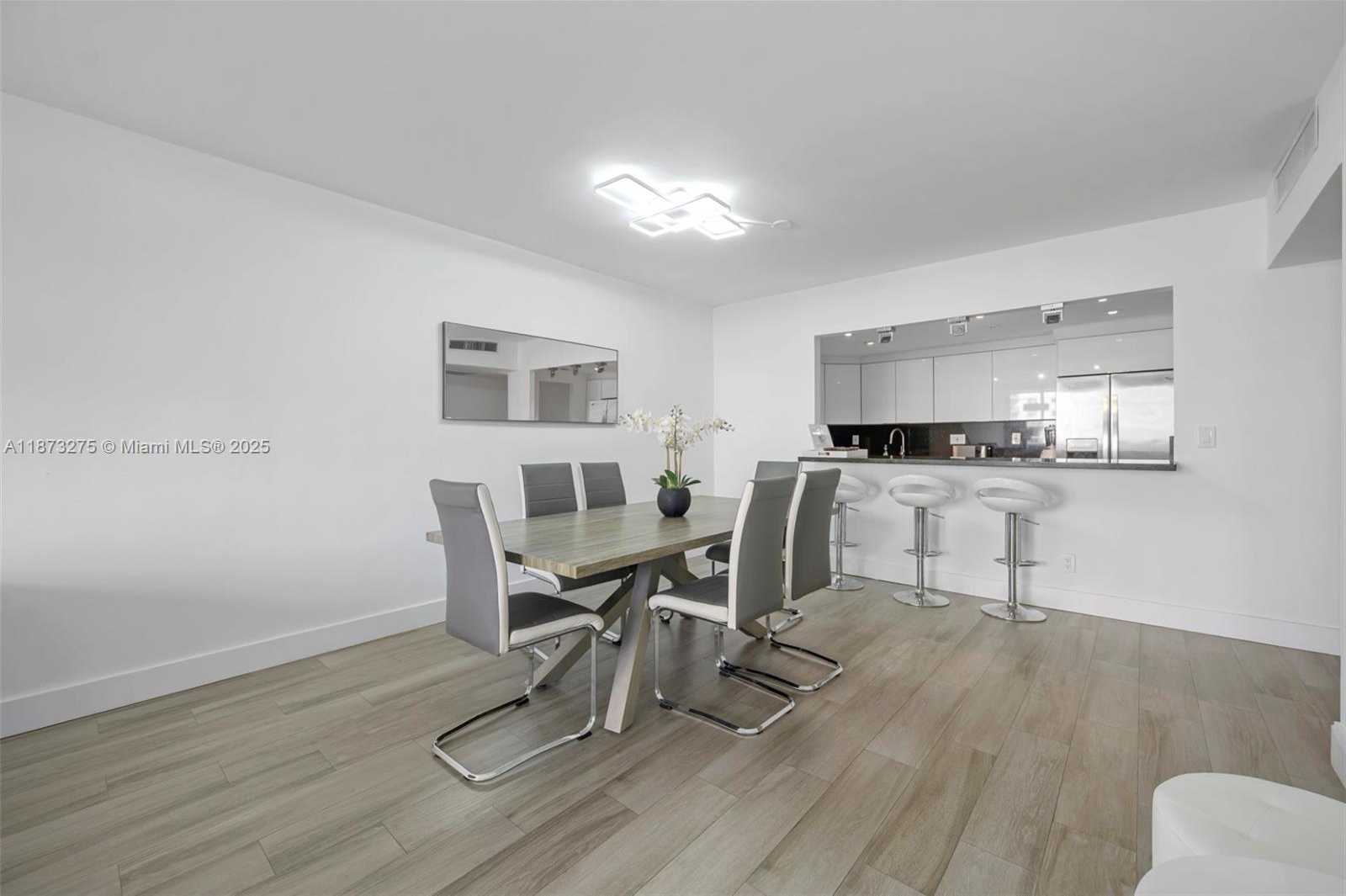 Small Image of 19370 COLLINS AVE #402, Sunny Isles Beach Number 4