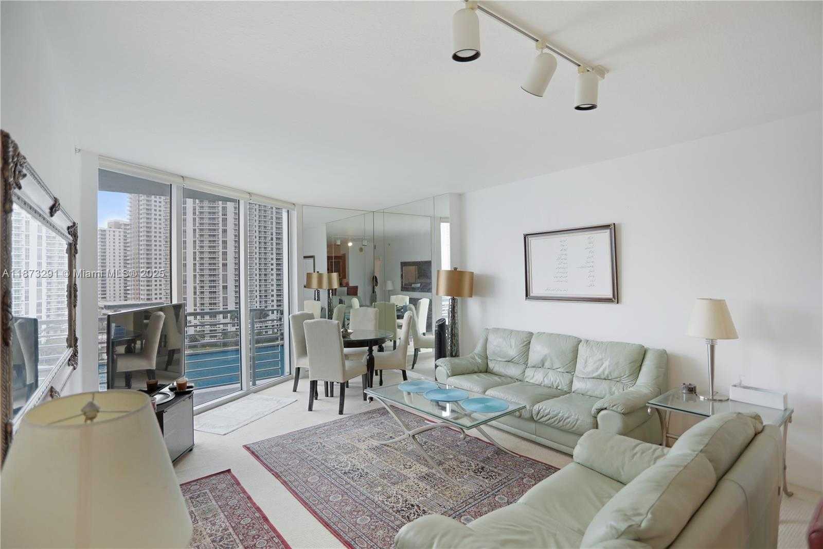 Small Image of 325 SOUTH BISCAYNE BLVD #1217, Miami Number 17