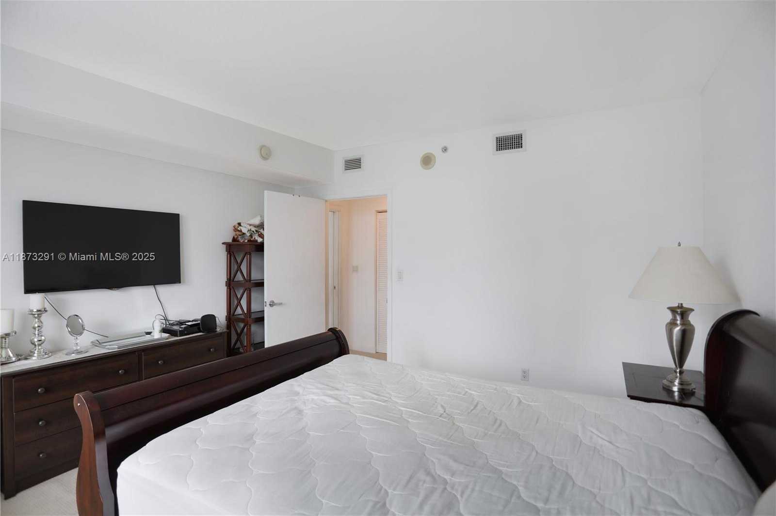 Small Image of 325 SOUTH BISCAYNE BLVD #1217, Miami Number 23