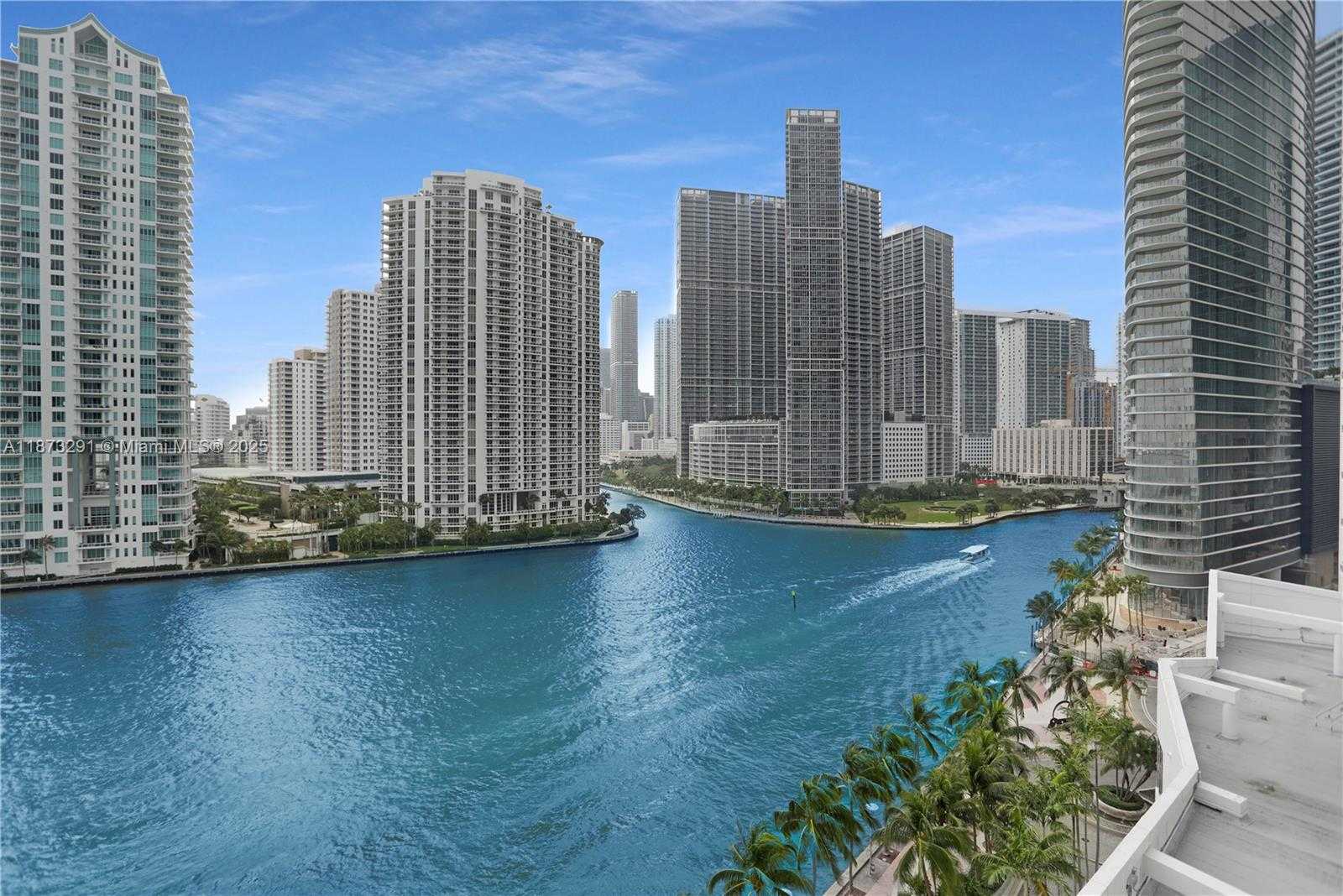 Small Image of 325 SOUTH BISCAYNE BLVD #1217, Miami Number 4