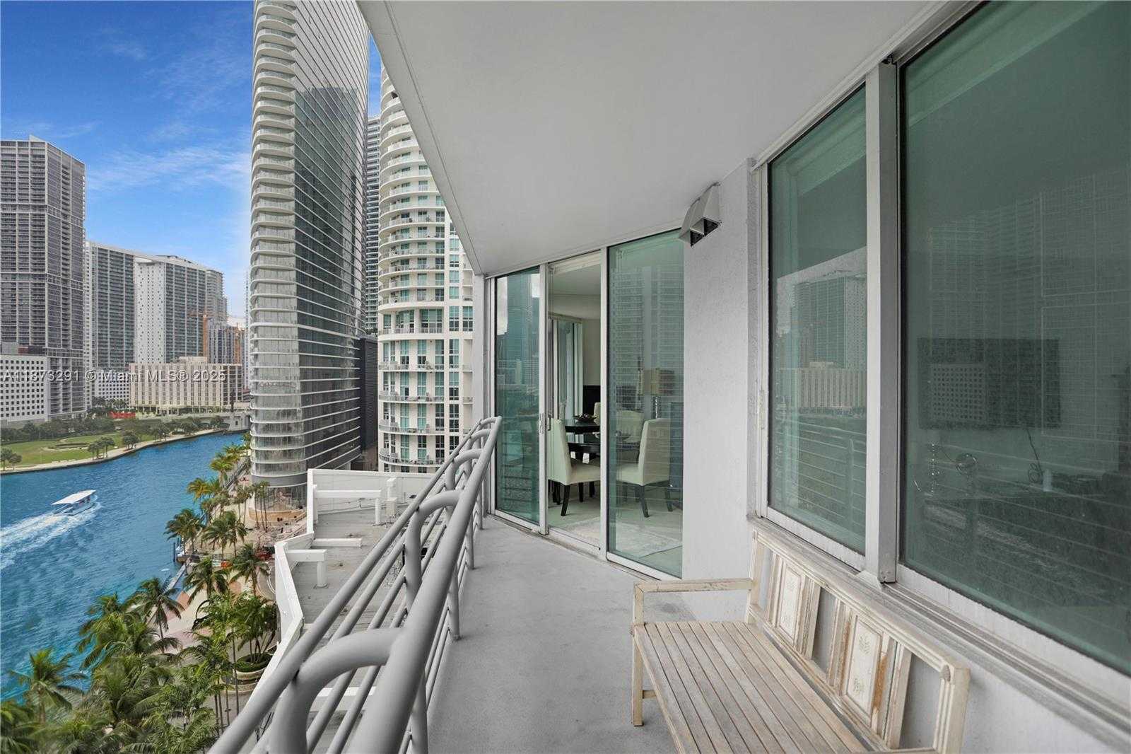 Small Image of 325 SOUTH BISCAYNE BLVD #1217, Miami Number 5