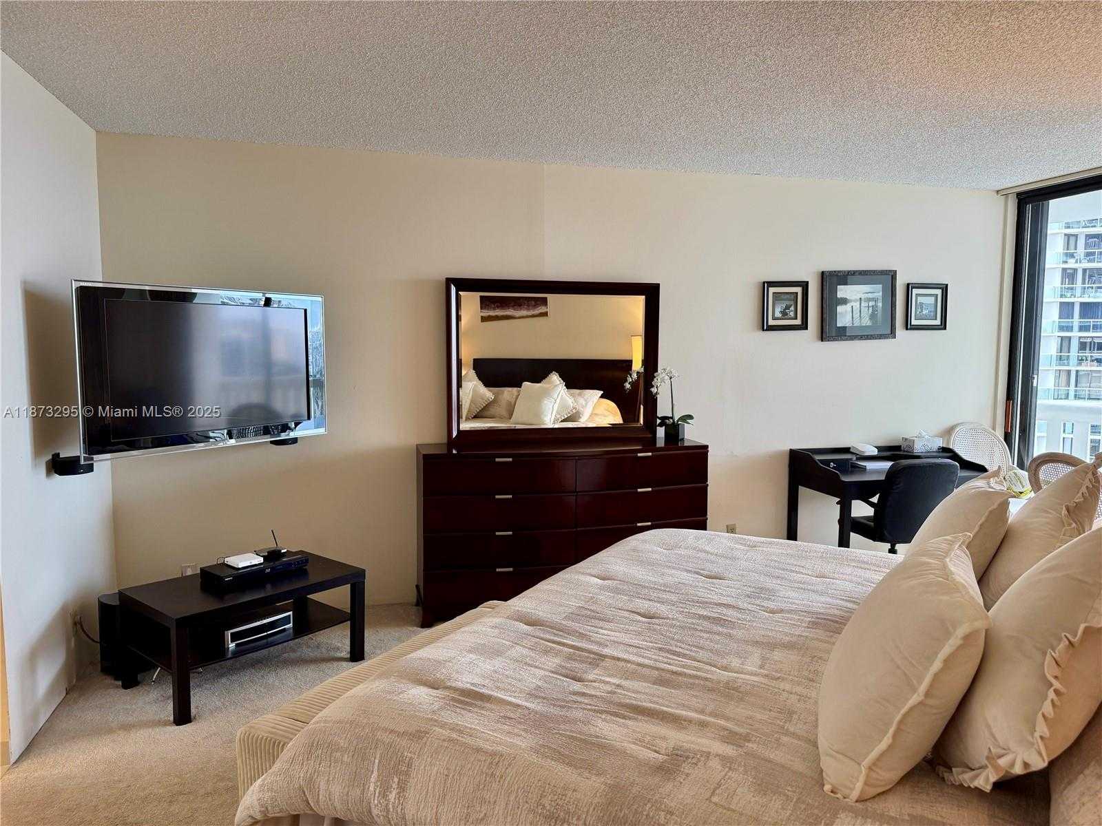 Small Image of 3000 ISLAND BLVD #2004, Aventura Number 10
