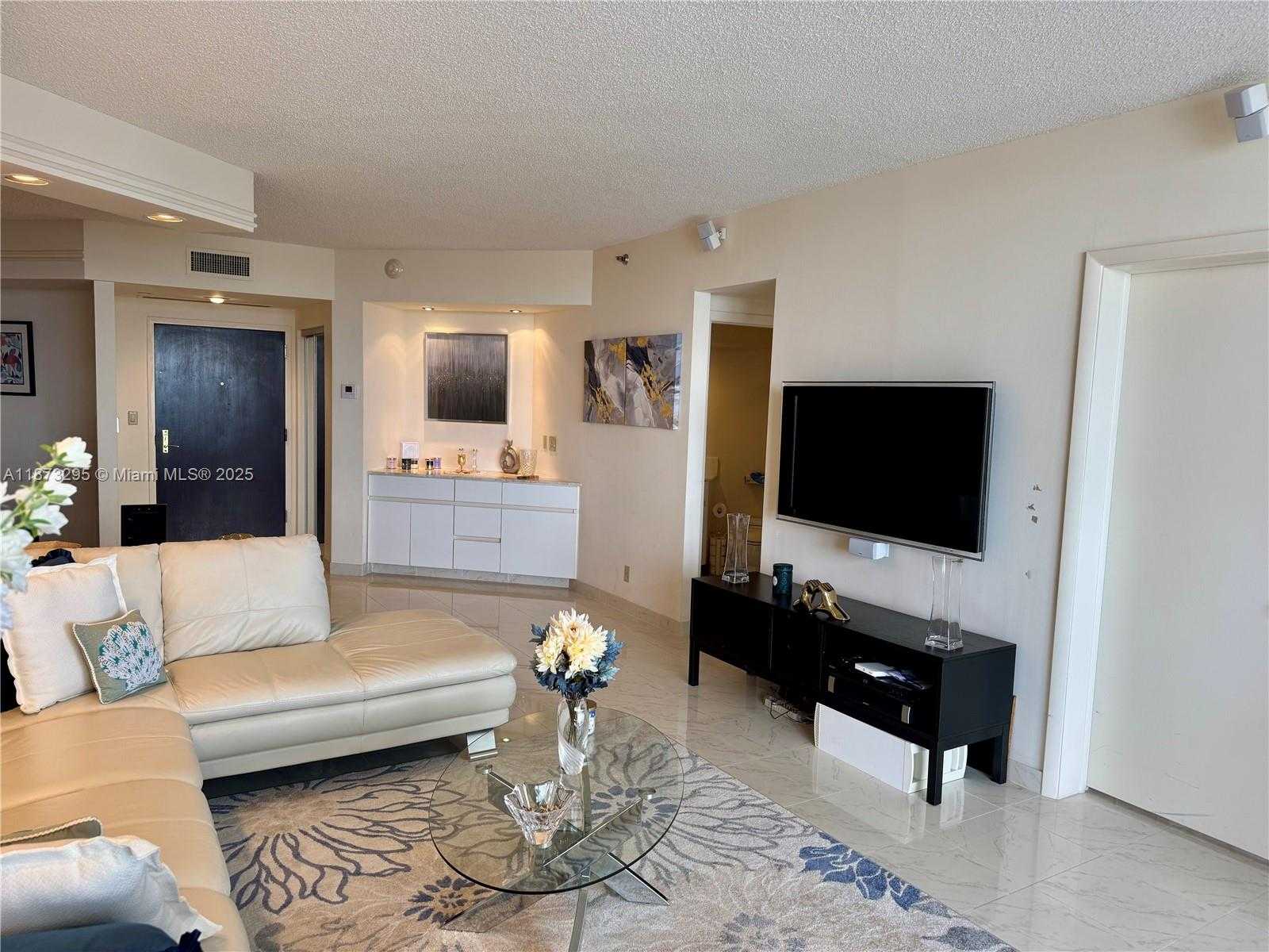 Small Image of 3000 ISLAND BLVD #2004, Aventura Number 2
