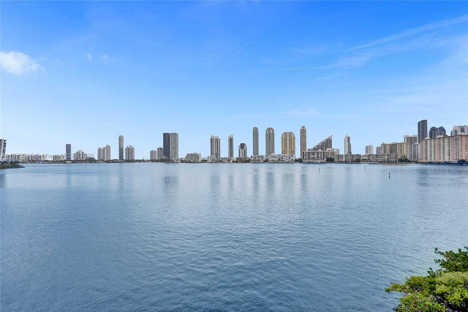 Small Image of 3000 ISLAND BLVD #2004, Aventura Number 28