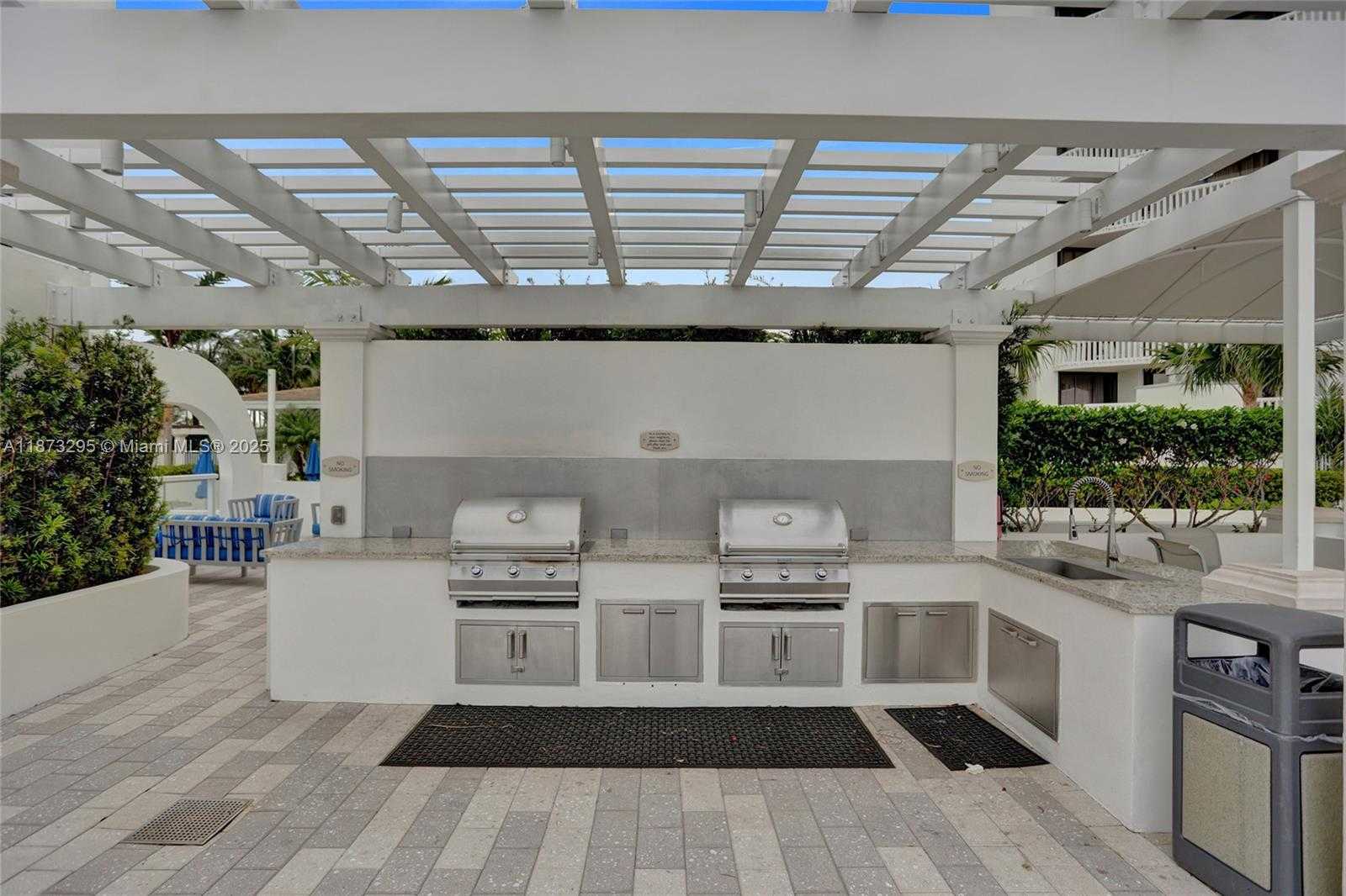 Small Image of 3000 ISLAND BLVD #2004, Aventura Number 29
