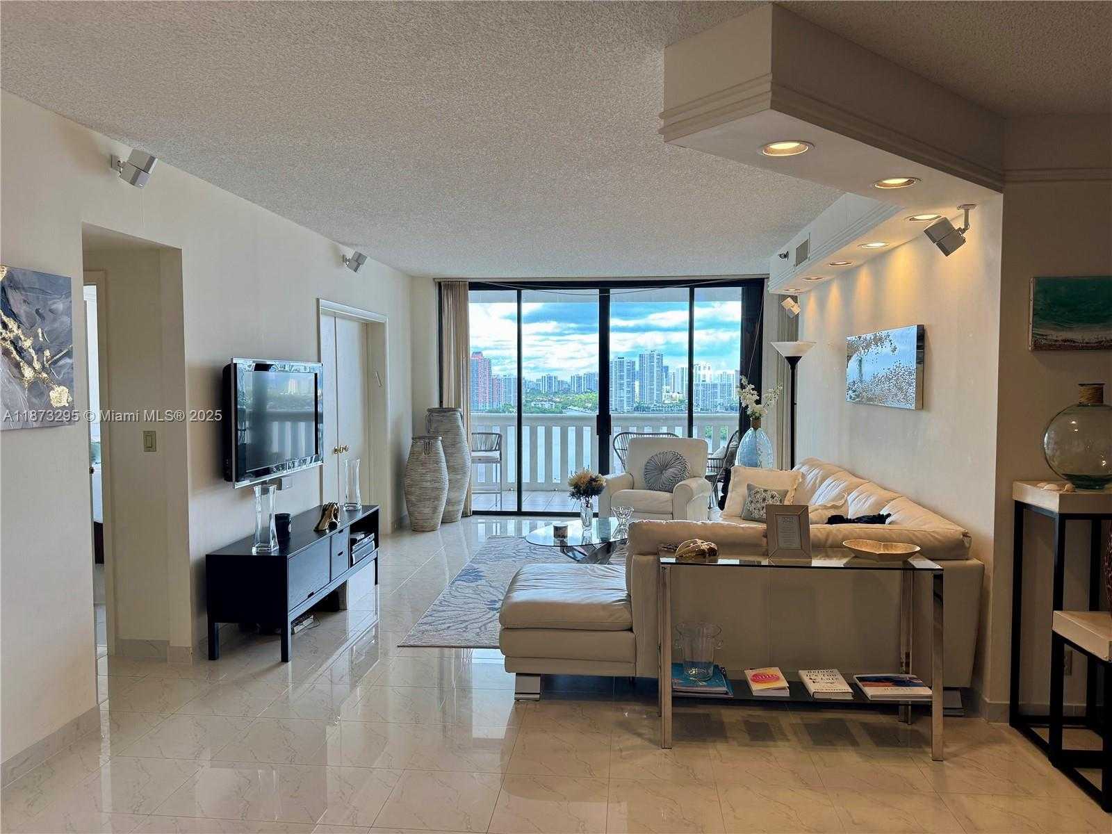 Small Image of 3000 ISLAND BLVD #2004, Aventura Number 3