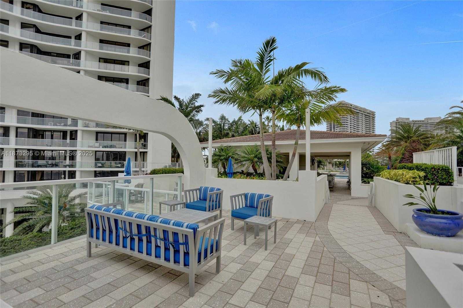 Small Image of 3000 ISLAND BLVD #2004, Aventura Number 30