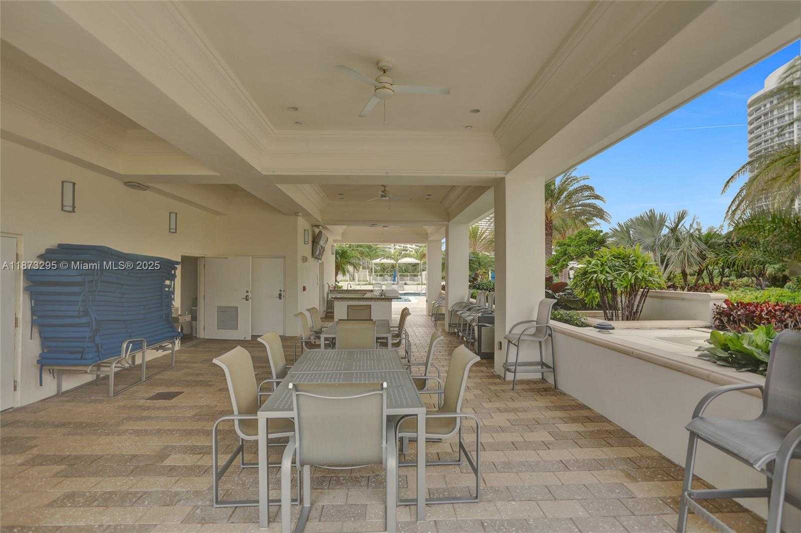 Small Image of 3000 ISLAND BLVD #2004, Aventura Number 33