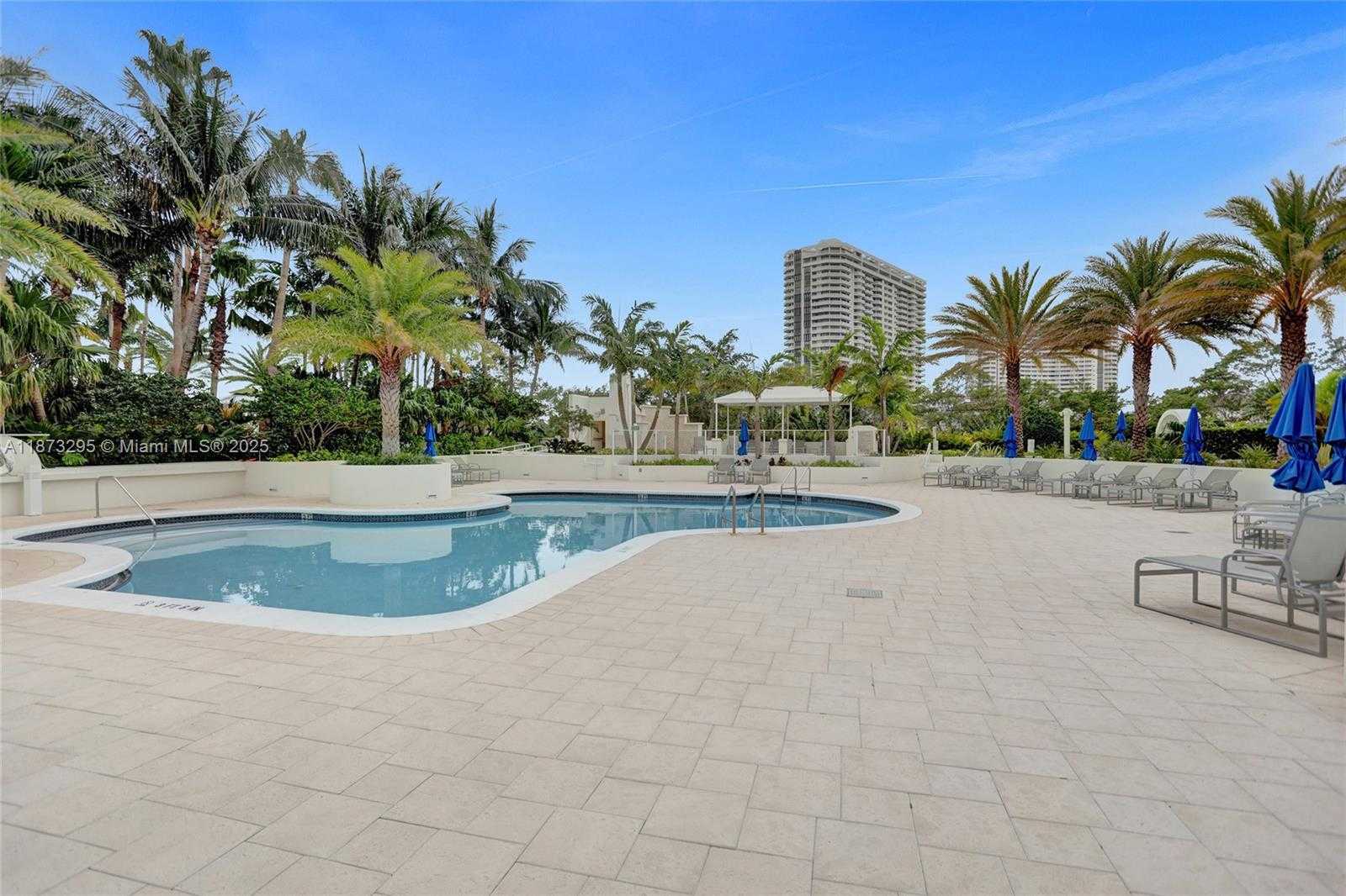 Small Image of 3000 ISLAND BLVD #2004, Aventura Number 34