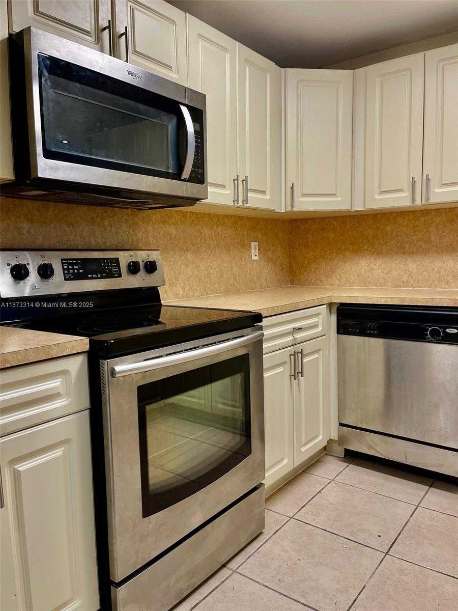 Small Image of 7000 NORTH WEST 186TH ST #4-121, Hialeah Number 10