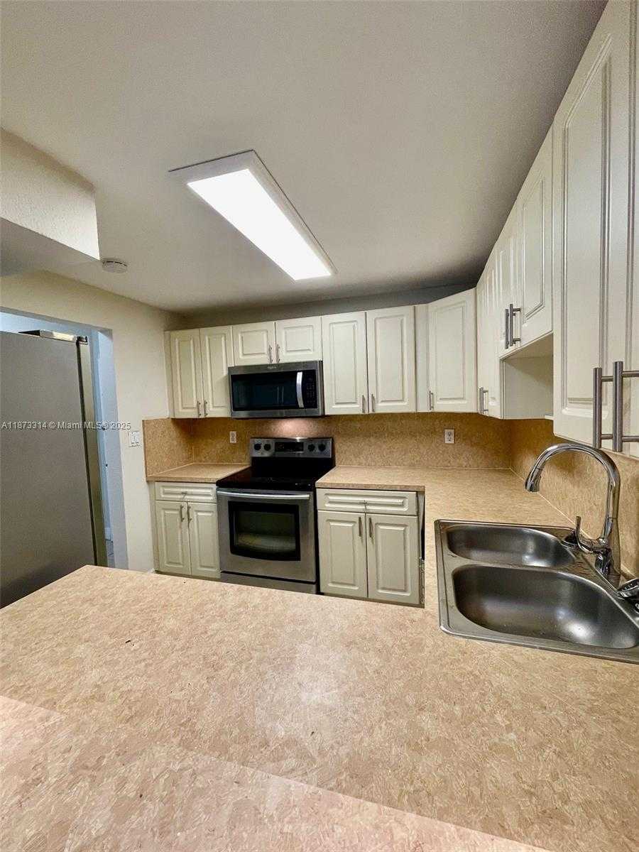 Small Image of 7000 NORTH WEST 186TH ST #4-121, Hialeah Number 13