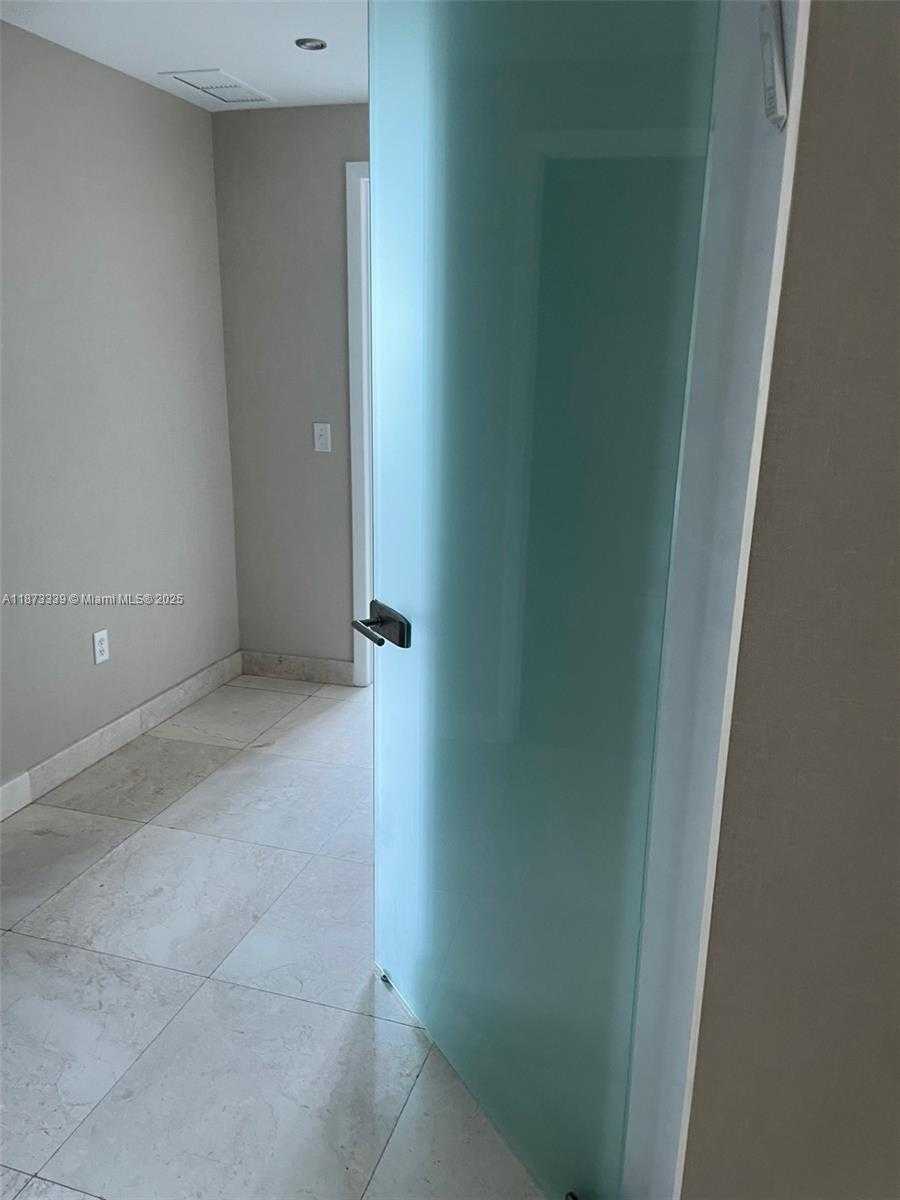 Small Image of 3131 NORTH EAST 188TH ST #1-702, Aventura Number 30