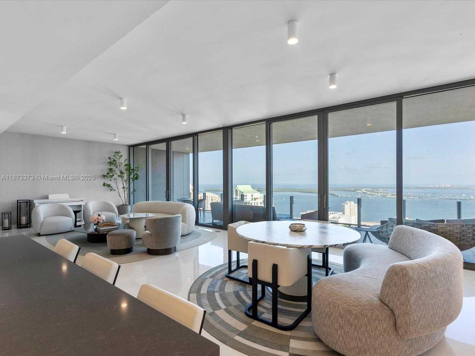 Small Image of 300 BISCAYNE BOULEVARD WAY #4502E, Miami Number 10