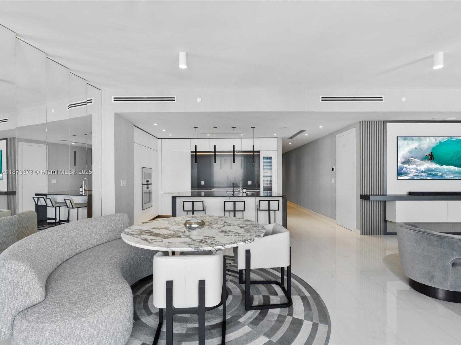 Small Image of 300 BISCAYNE BOULEVARD WAY #4502E, Miami Number 11
