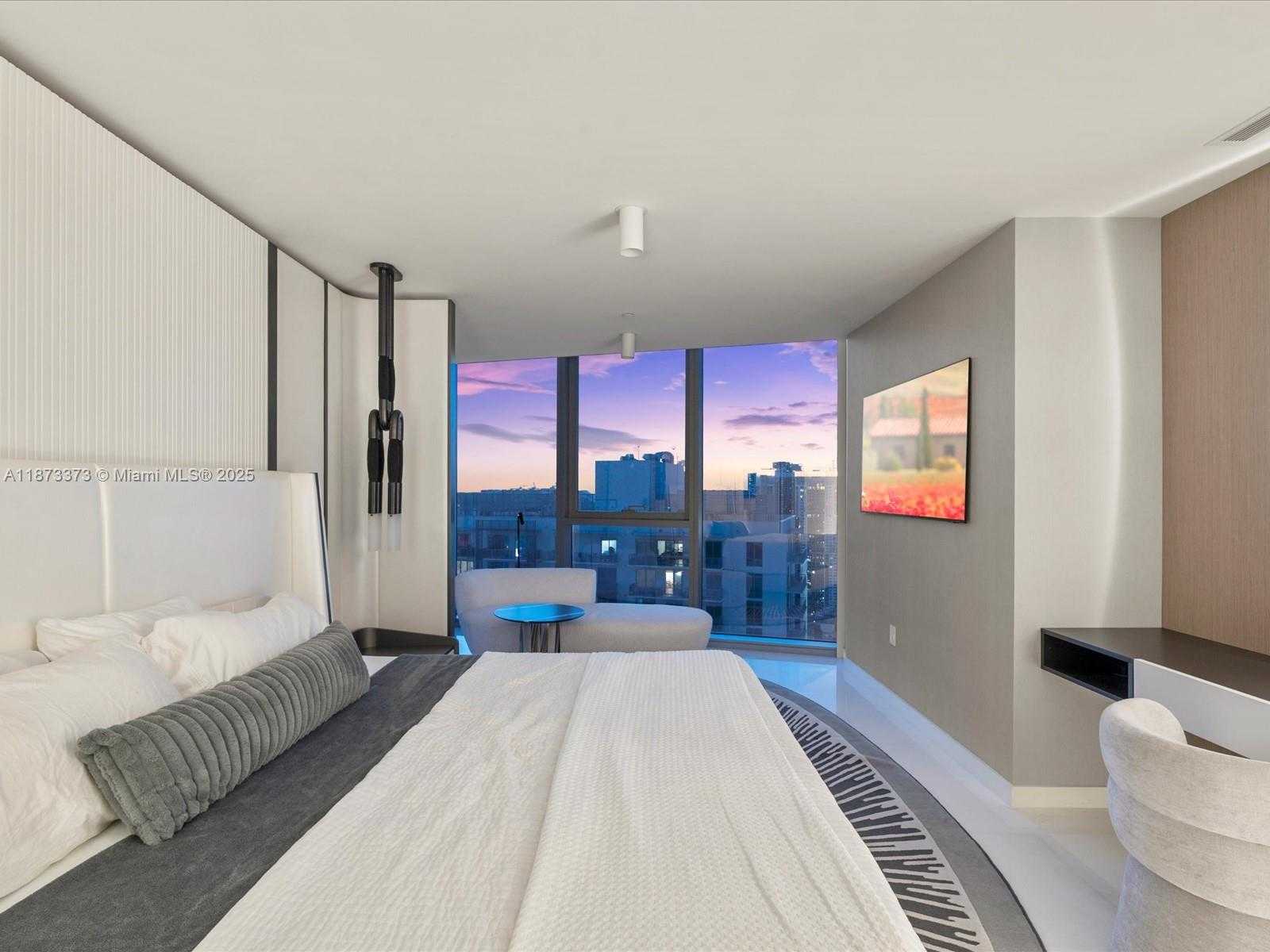 Small Image of 300 BISCAYNE BOULEVARD WAY #4502E, Miami Number 15