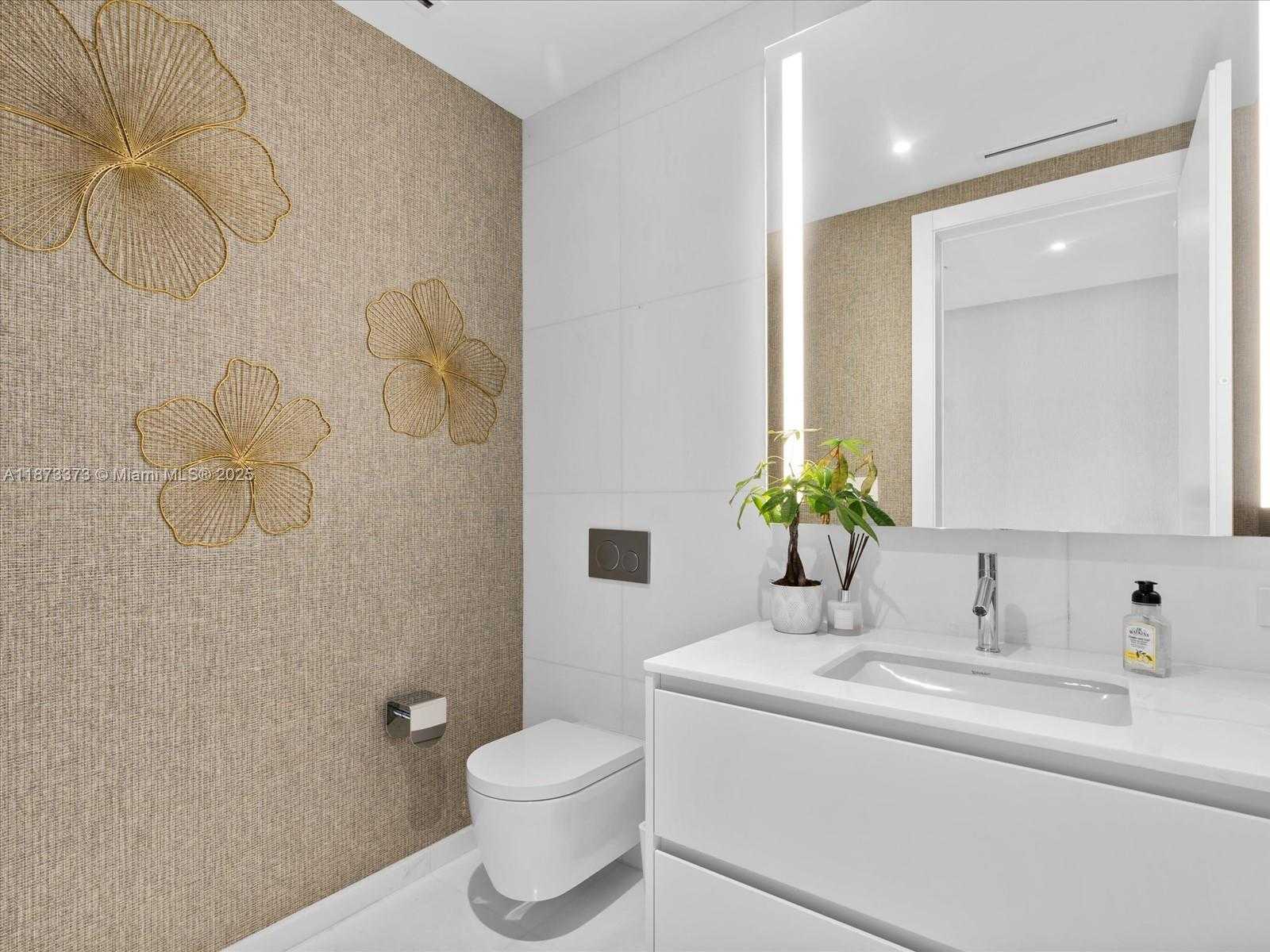 Small Image of 300 BISCAYNE BOULEVARD WAY #4502E, Miami Number 25