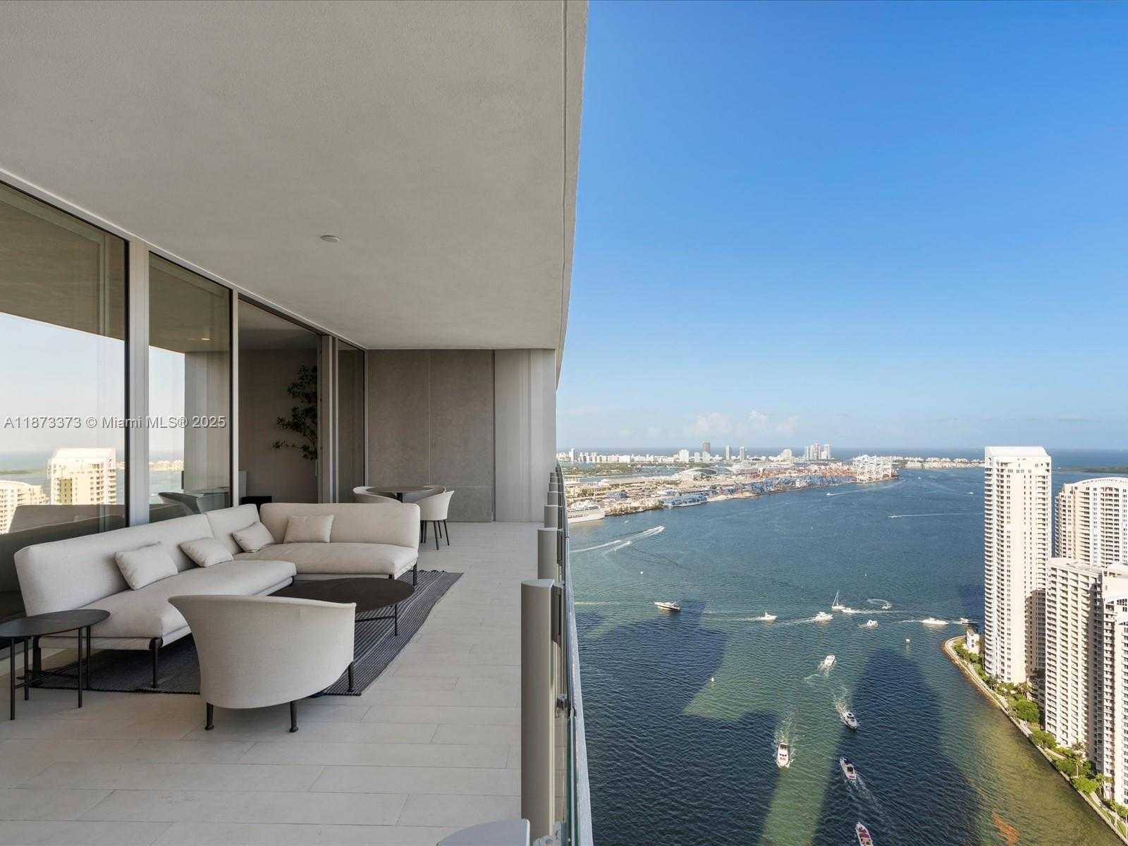 Small Image of 300 BISCAYNE BOULEVARD WAY #4502E, Miami Number 26