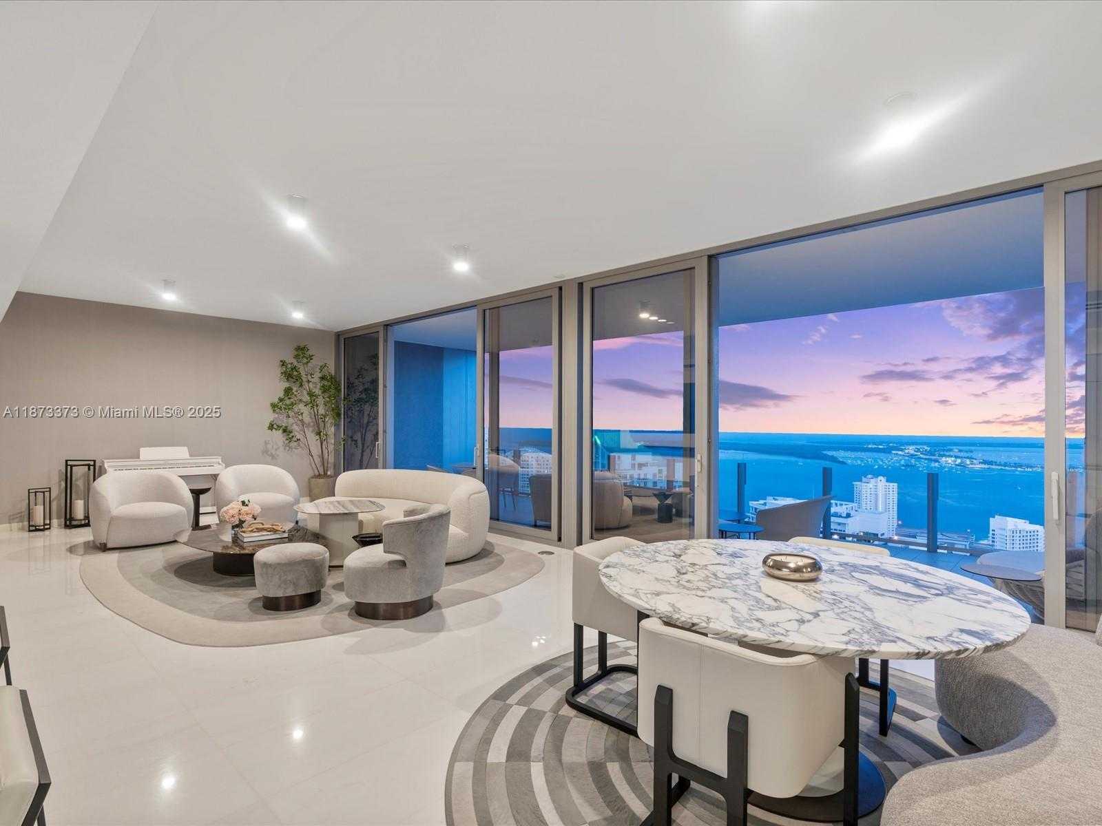 Small Image of 300 BISCAYNE BOULEVARD WAY #4502E, Miami Number 3