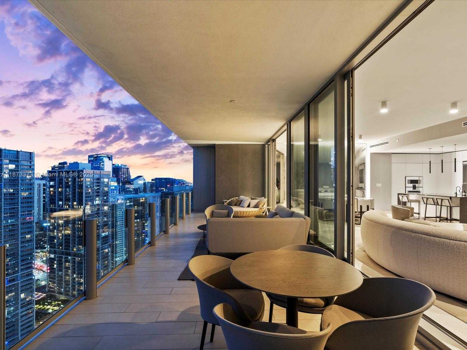 Small Image of 300 BISCAYNE BOULEVARD WAY #4502E, Miami Number 30